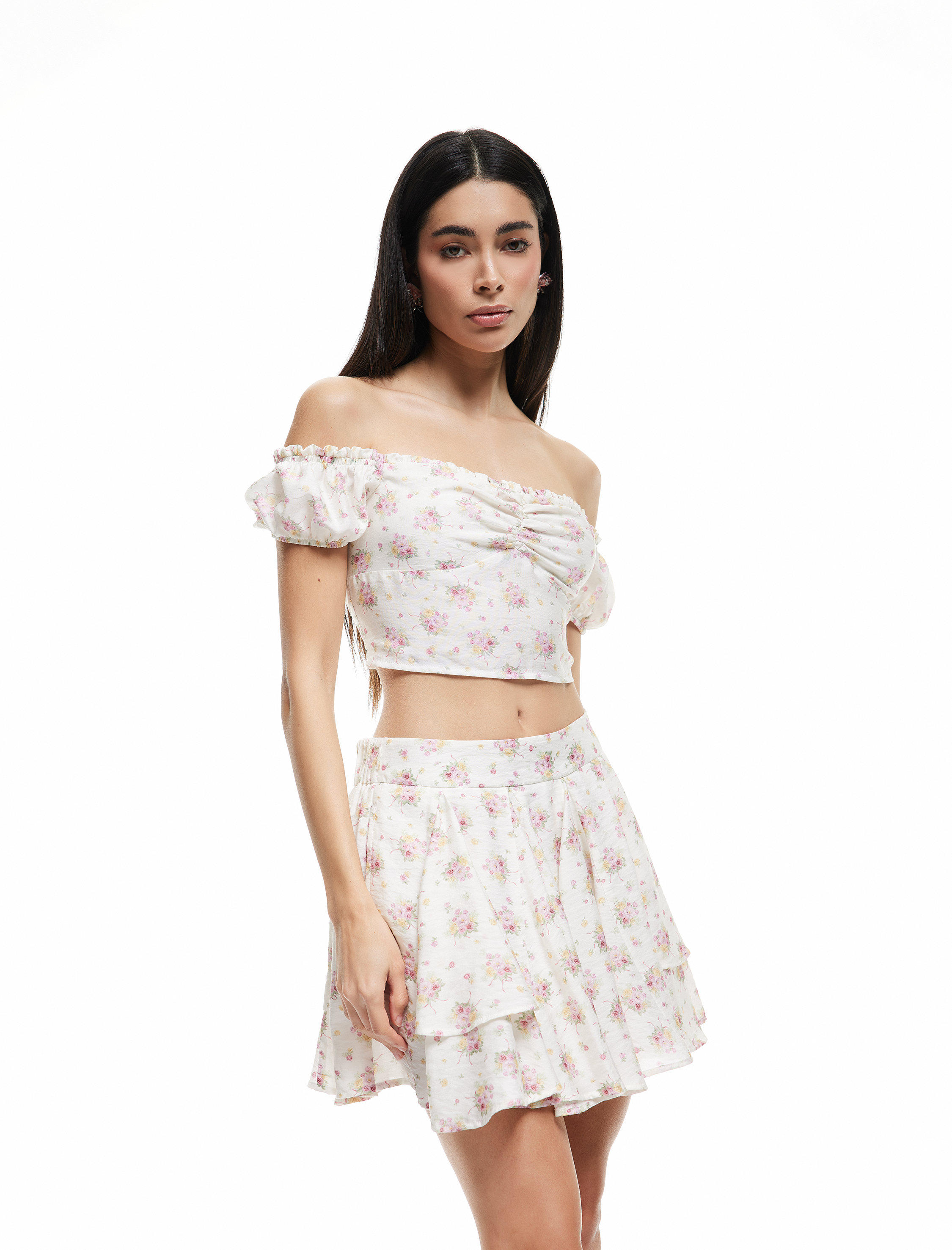   Koton X Sibil Çetinkaya - Aerobin Viskon Kumaş Takma Kol Düşük Omuz Çiçekli Crop Bluz