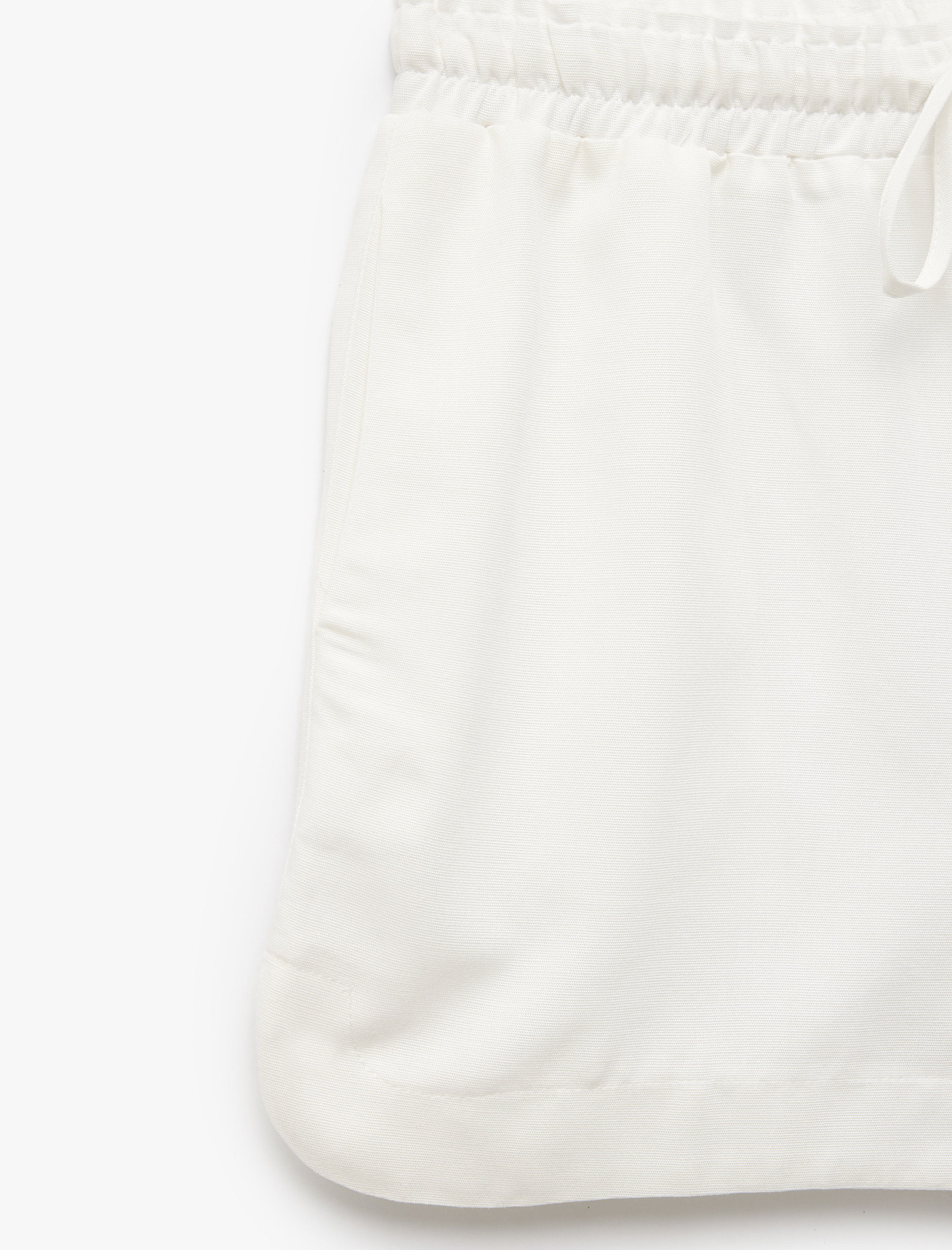   Beli Bağlamalı Lastikli Cepli Viskon Keten Karışımlı Mini Şort