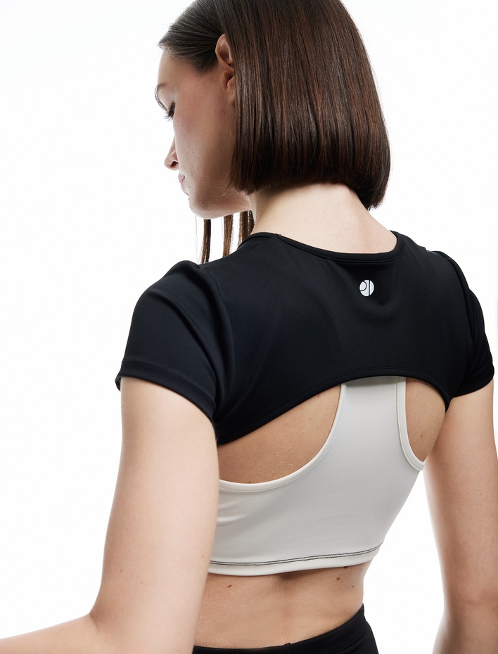  Pencere Detaylı Kısa Kollu Bisiklet Yaka Crop Spor Tişört