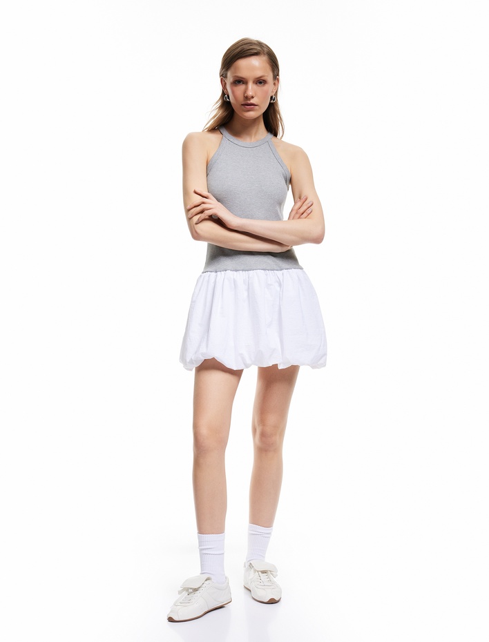  Slim Fit İki Farklı Kumaş Kullanımlı Mini Halter Yaka Balon Elbise