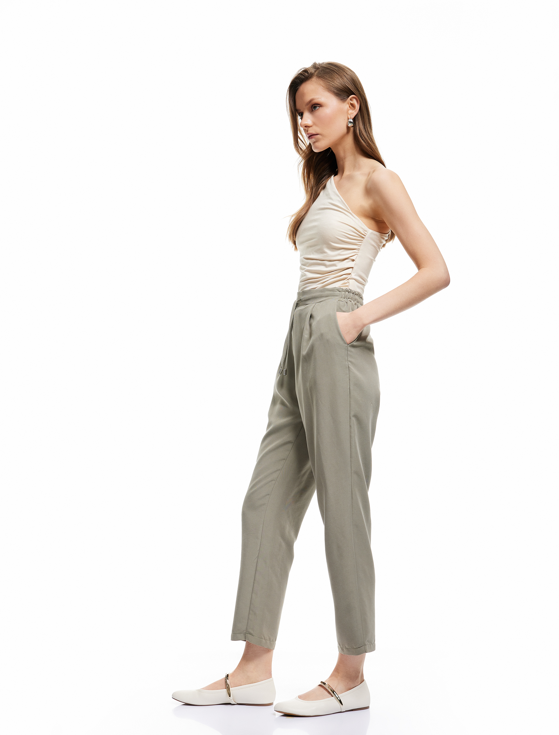   Modal Kumaş Karışımlı Yüksek Bel Cepli Havuç Kesim Jogger Pantolon