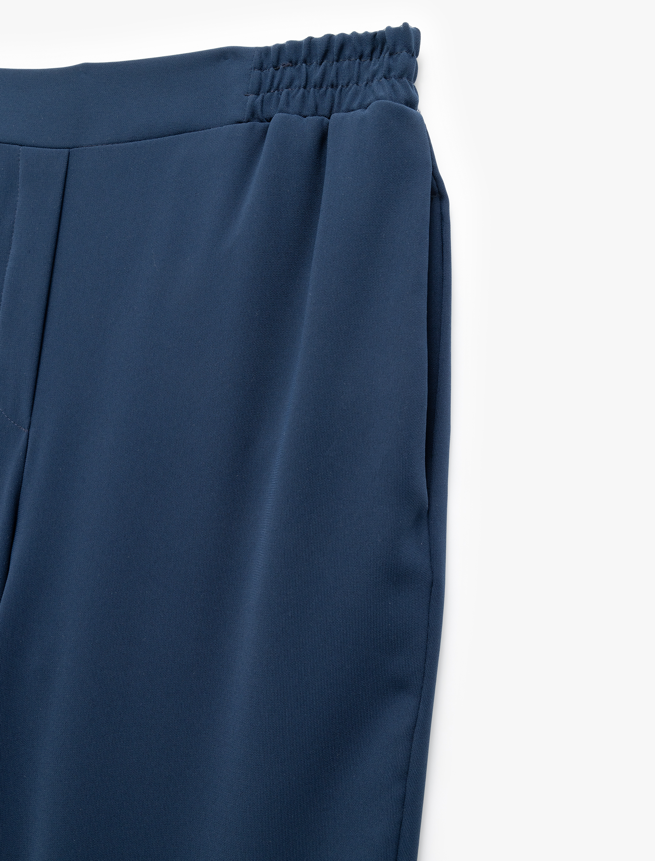 Krep Kumaş Beli Lastikli Düz Bol Paça Pantolon