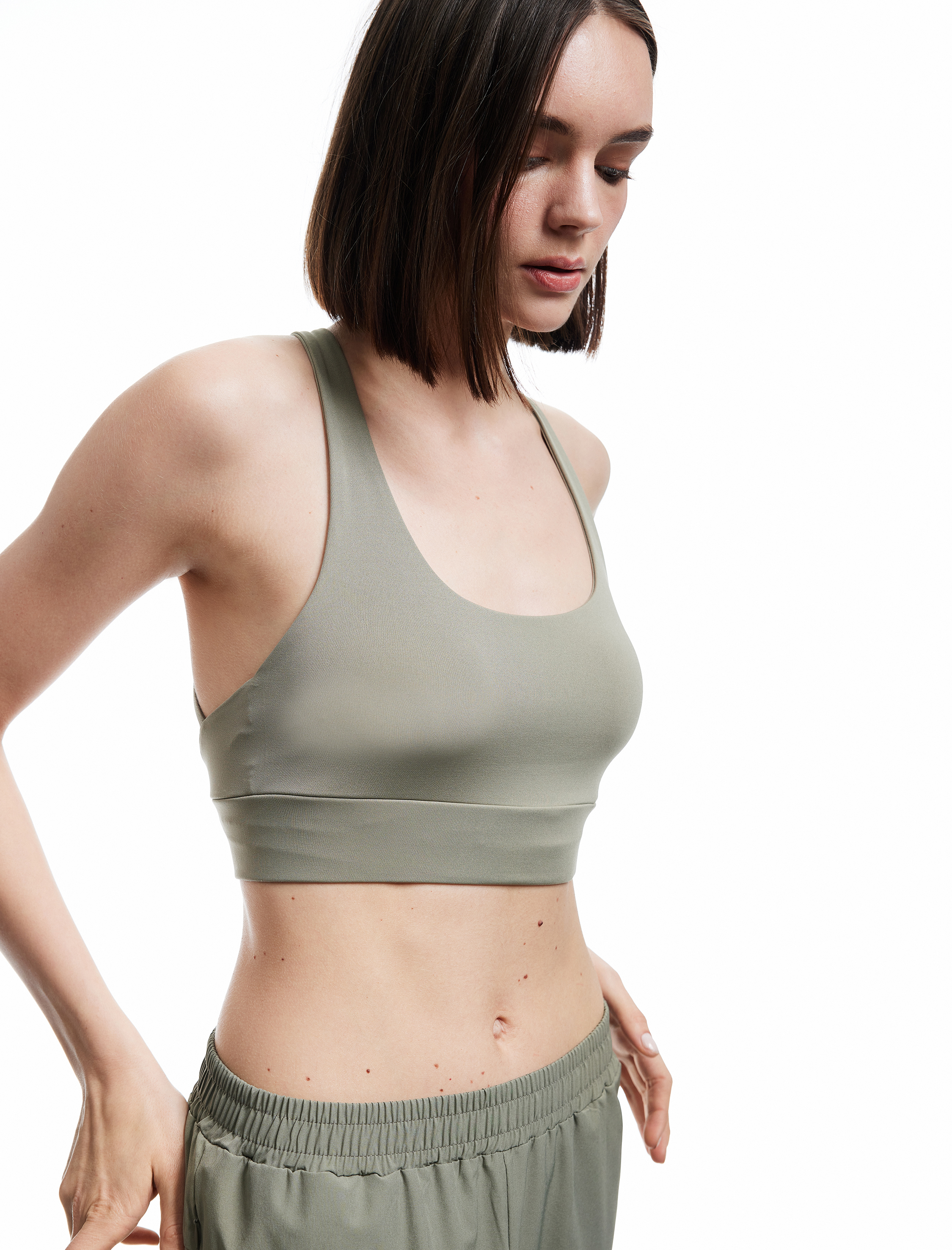   U Yaka Sırt Detaylı Çapraz Askılı Sporcu Sütyeni