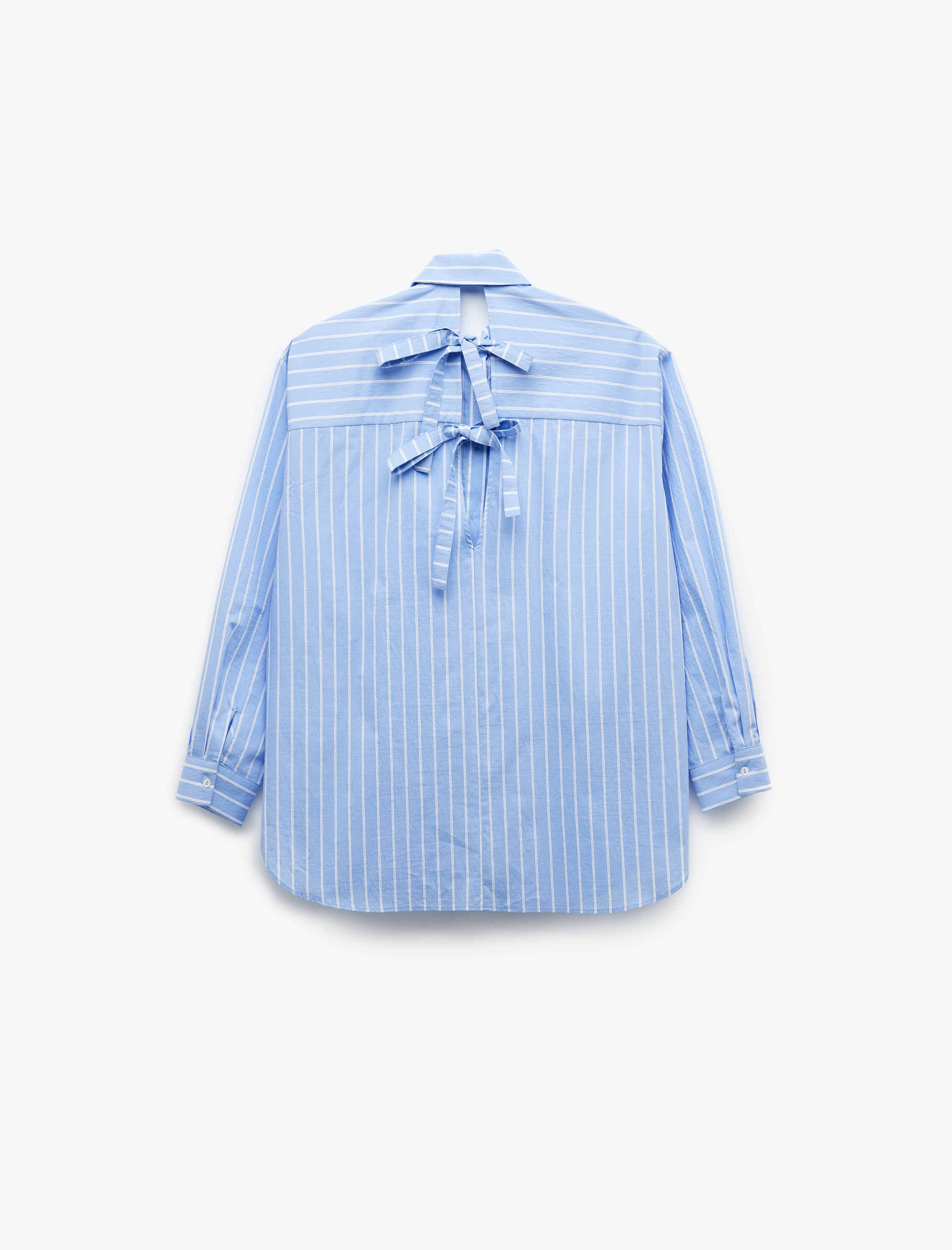   Pamuklu Arkadan Pencere Detaylı Fiyonklu Uzun Kollu Poplin Gömlek