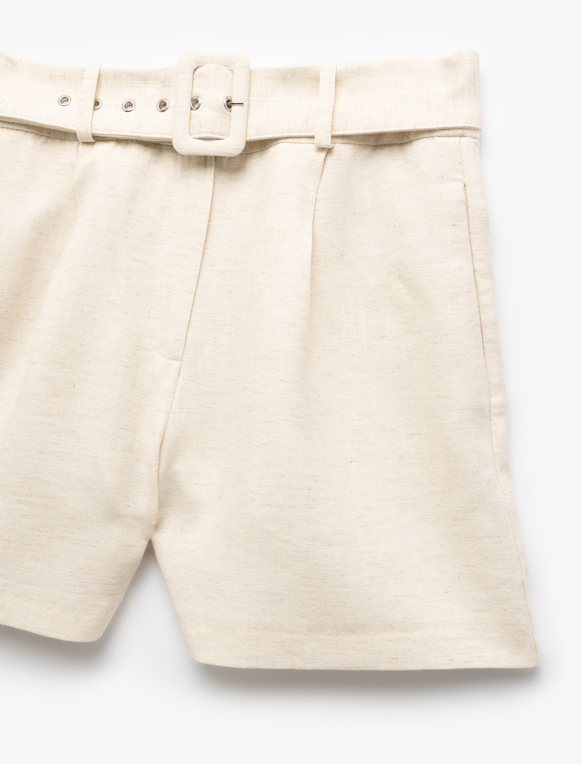   Kemerli Cepli Viskon Keten Karışımlı Mini Şort