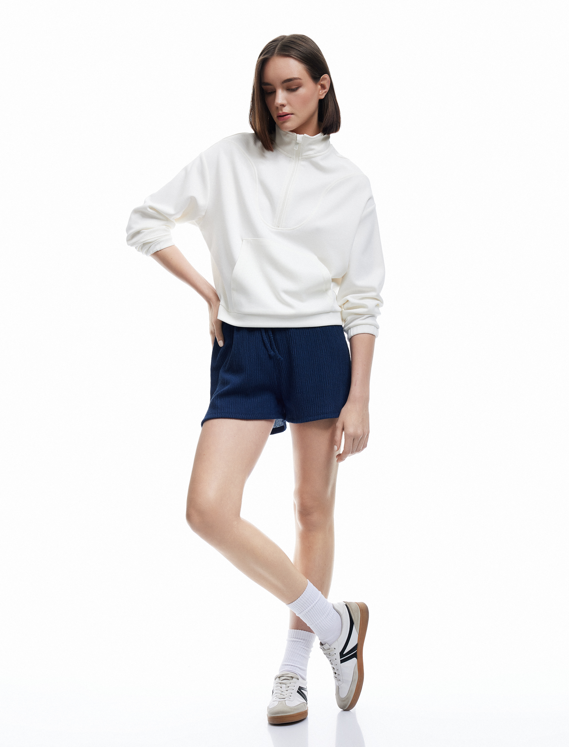   Bağcıklı Rahat Kesim Yüksek Bel Bürümcük Mini Spor Şort