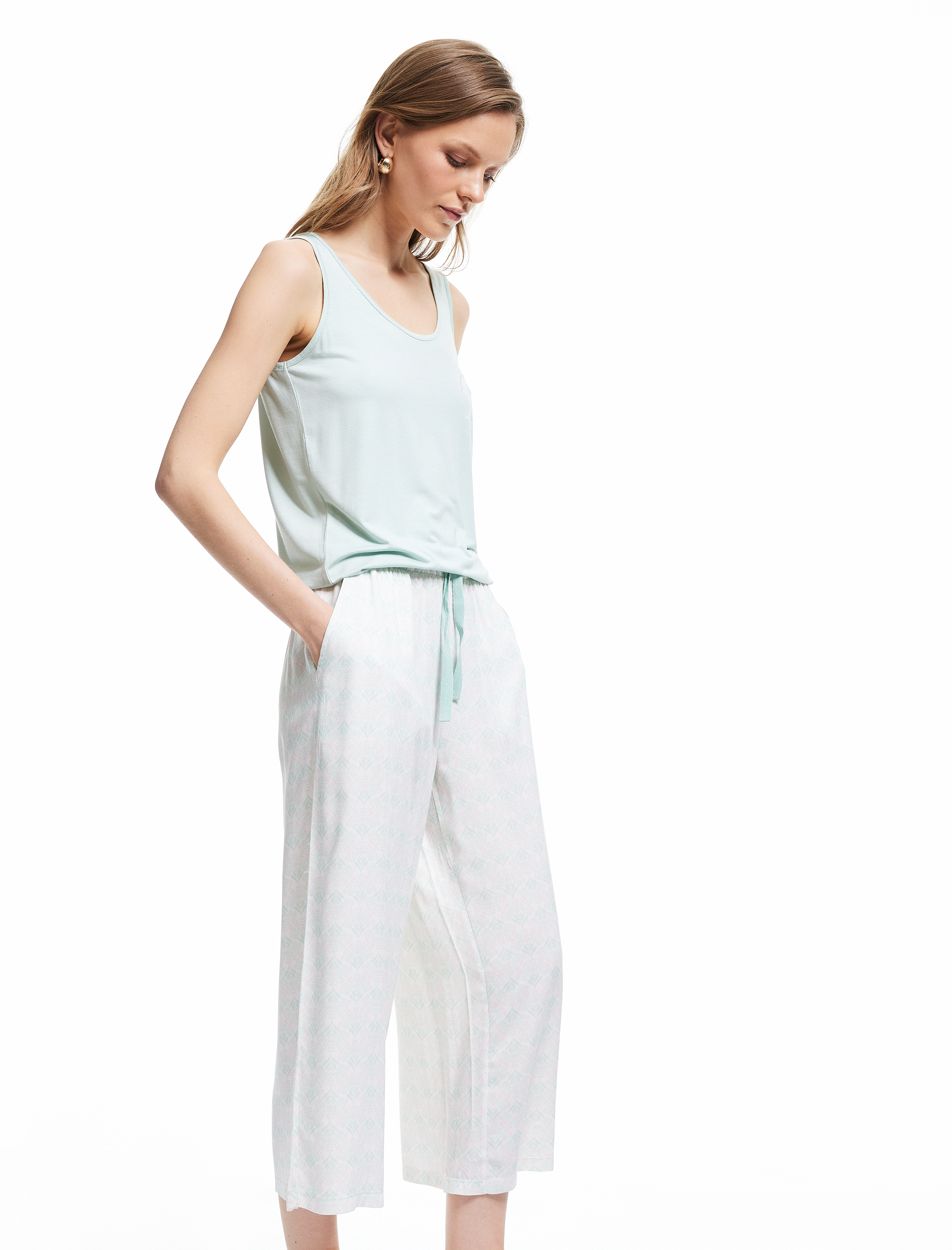   Viskon U Yaka Kolsuz Geniş Paça Pijama Takımı