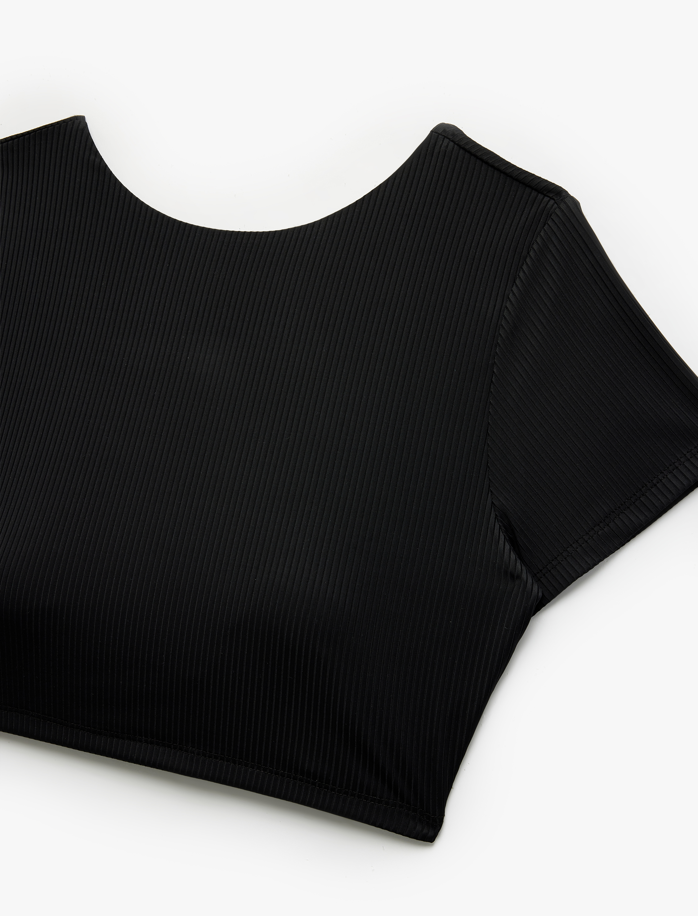   Kısa Kollu Bisiklet Yaka Arkası Dekolte Detaylı Fitilli Spor Crop Tişört