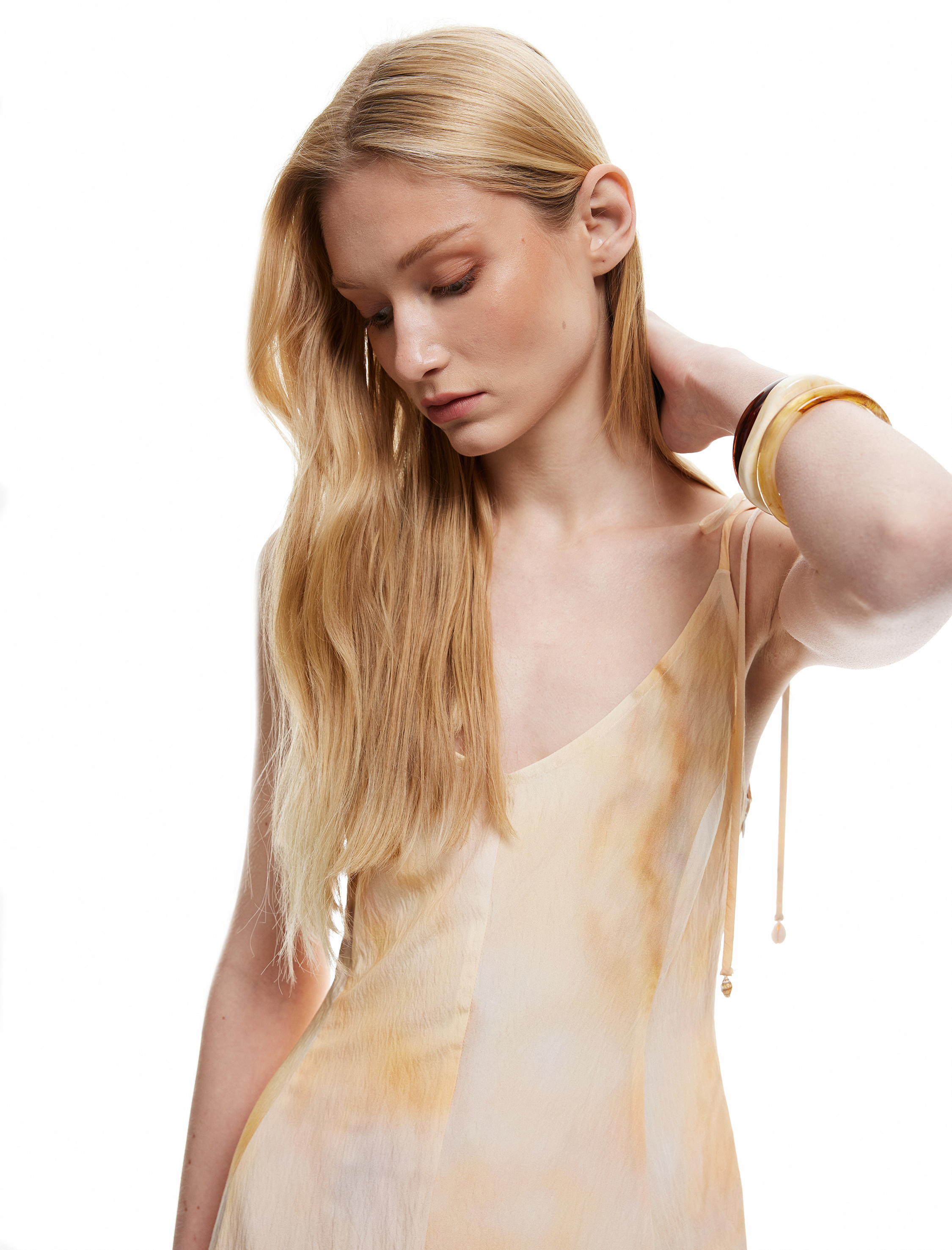   Koton X Şahika Ercümen - Asimetrik Kesim Soyut Desenli V Yaka İnce Askılı Midi Elbise