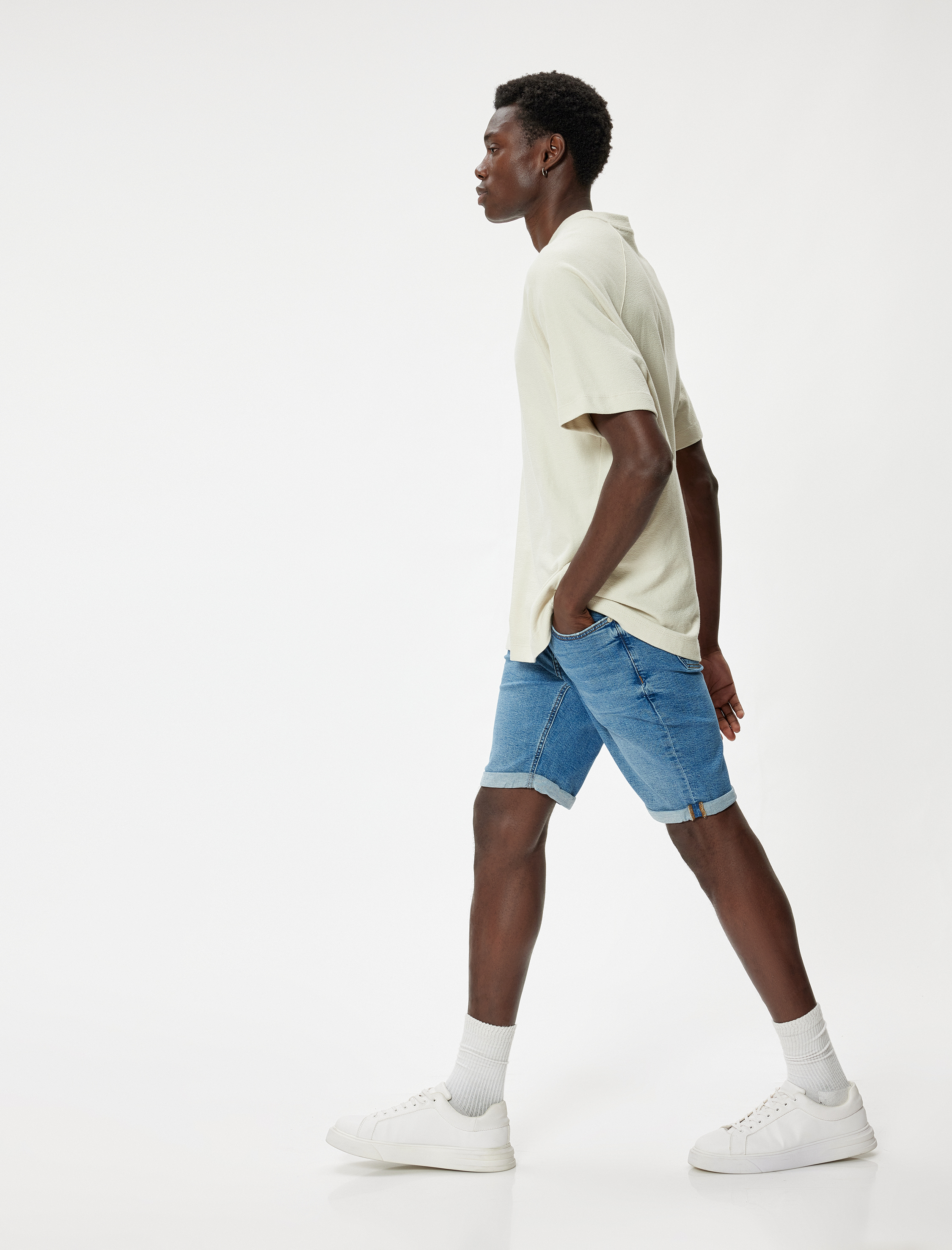 Koton Erkek Oversize Kot Şort Bermuda Cep Detaylı Pamuklu -1