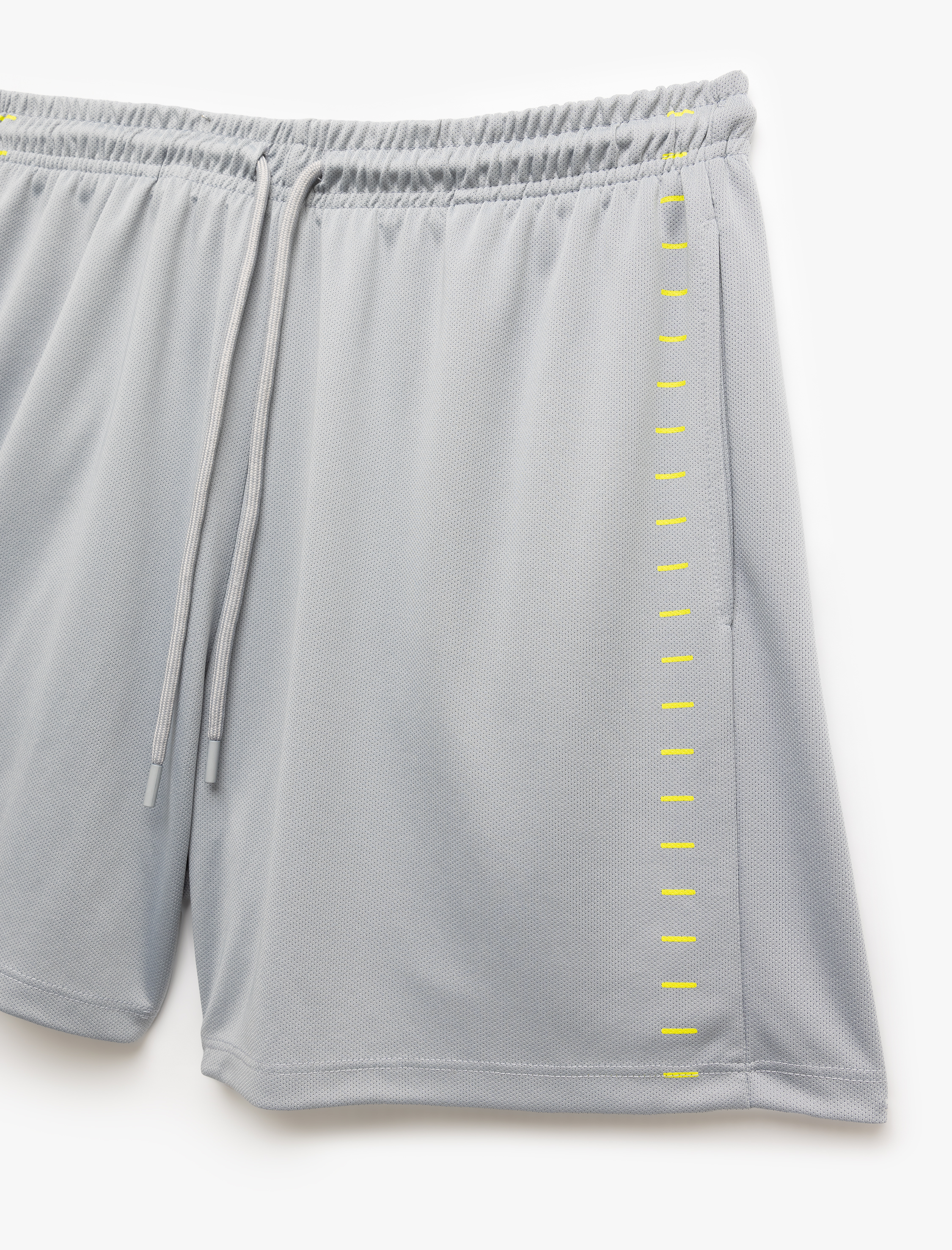   Beli Bağcıklı Cep Detaylı Baskılı Spor Şort