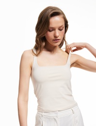 Pamuklu Slim Fit Kolsuz Kare Yaka Atlet
