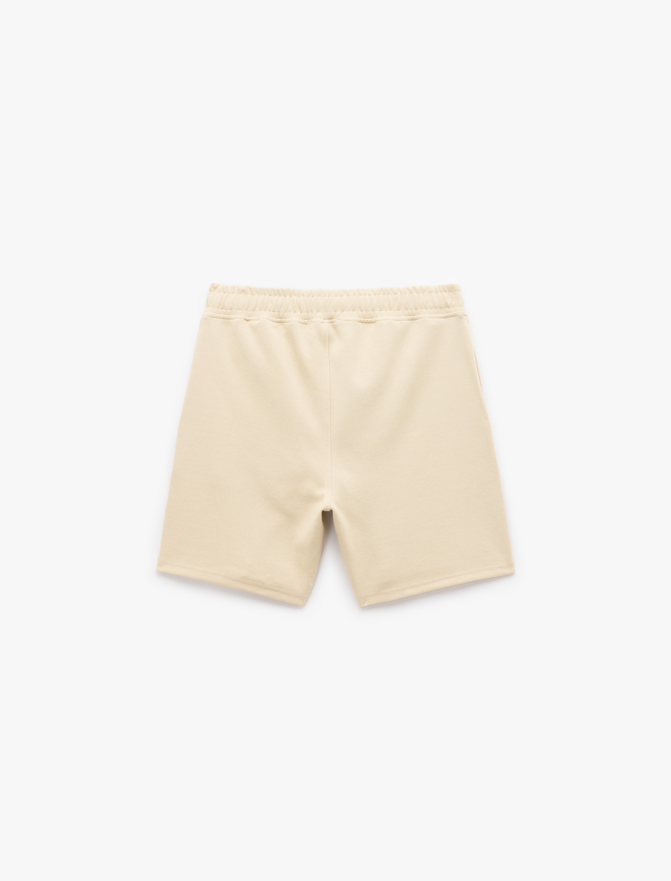 Cep Detaylı Pike Kumaş Beli Lastikli Bermuda Şort