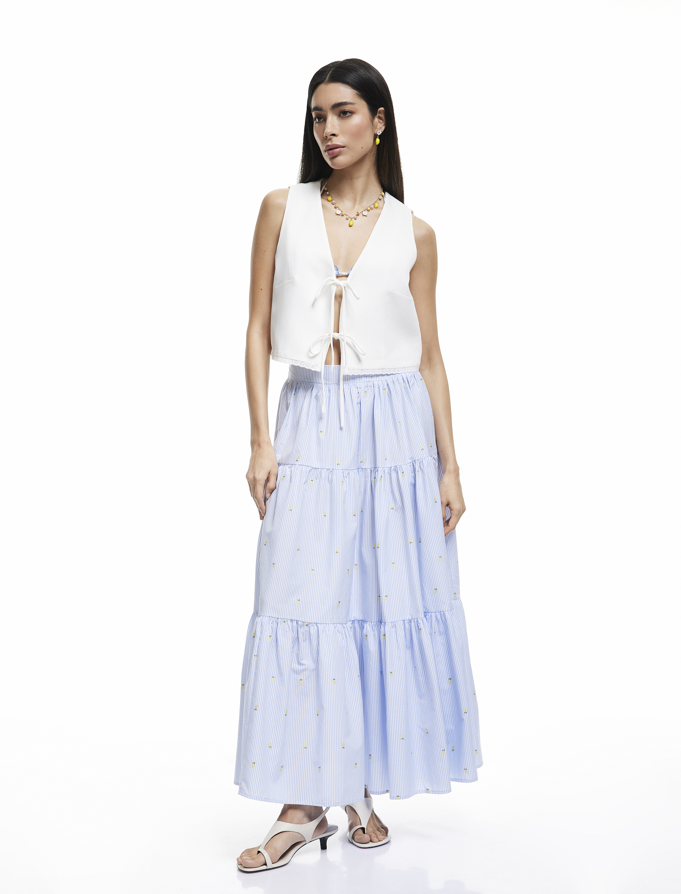   Koton X Sibil Çetinkaya - Keten Karışımlı Fiyonklu V Yaka Önden Bağlama Detaylı Yelek