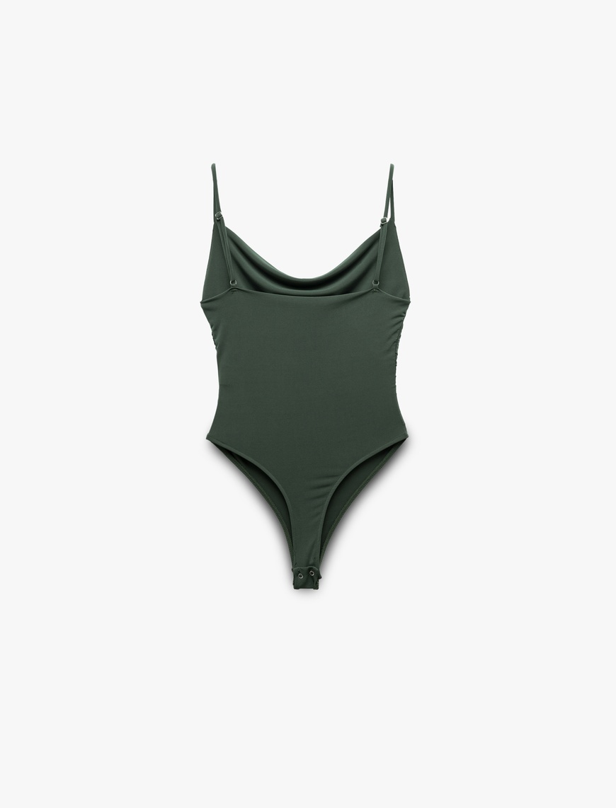   Degaje Yaka Slim Fit Çıtçıtlı Body