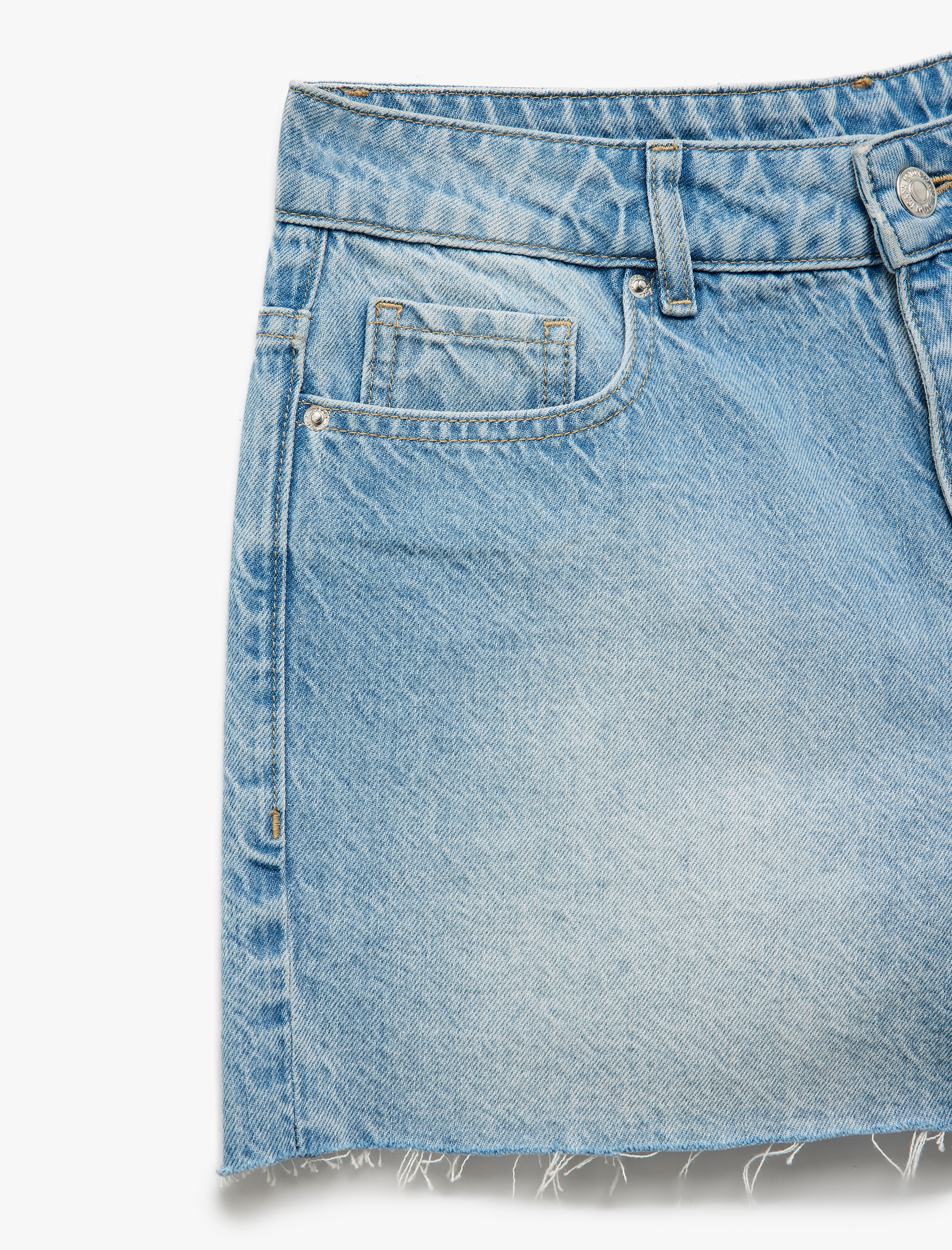   Koton X Sibil Çetinkaya -  Kiraz Nakış Detaylı Kesik Paça Mini Denim Şort