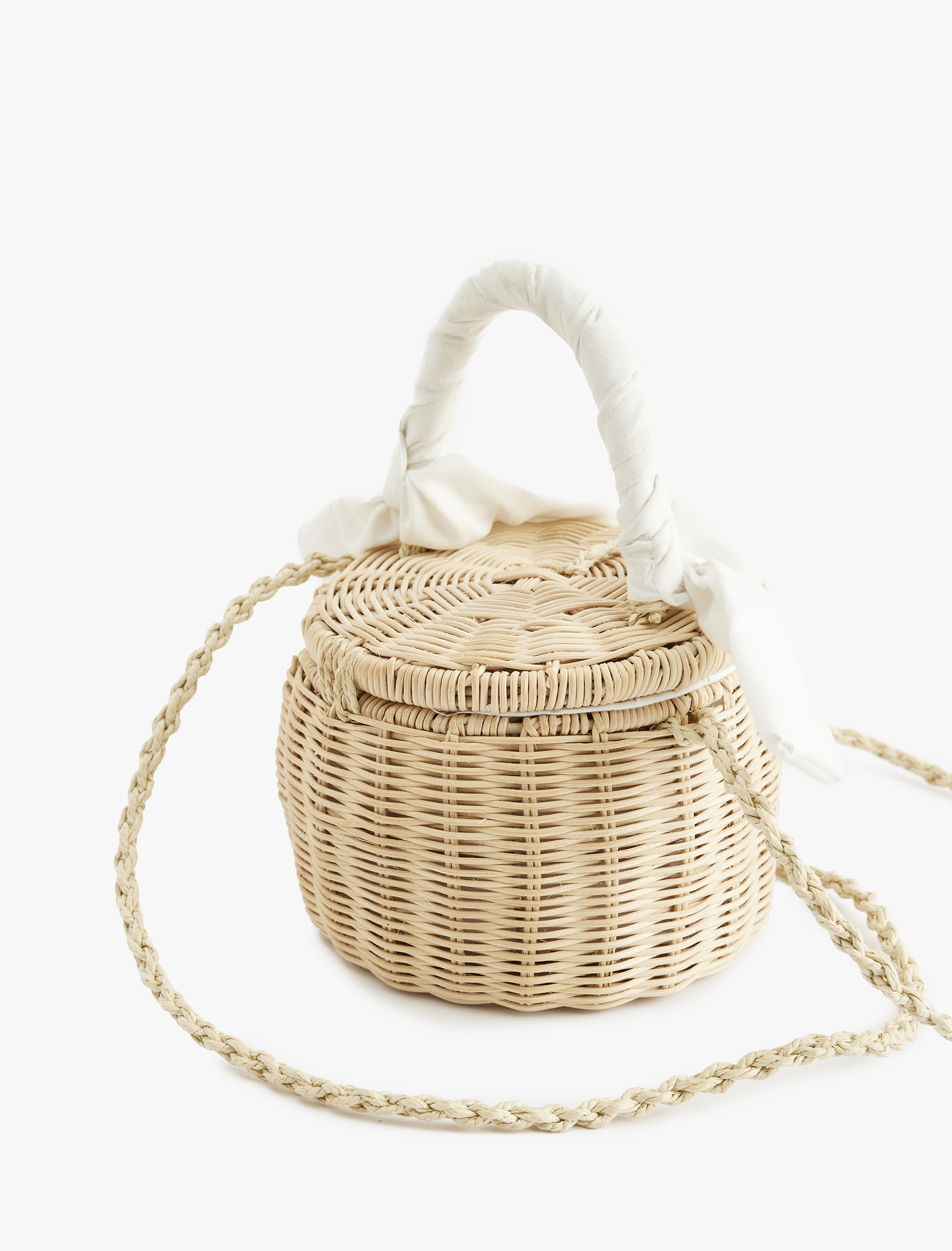  Kadın Askılı Kapaklı Yuvarlak Hasır El Çantası - Koton X Sibil Çetinkaya