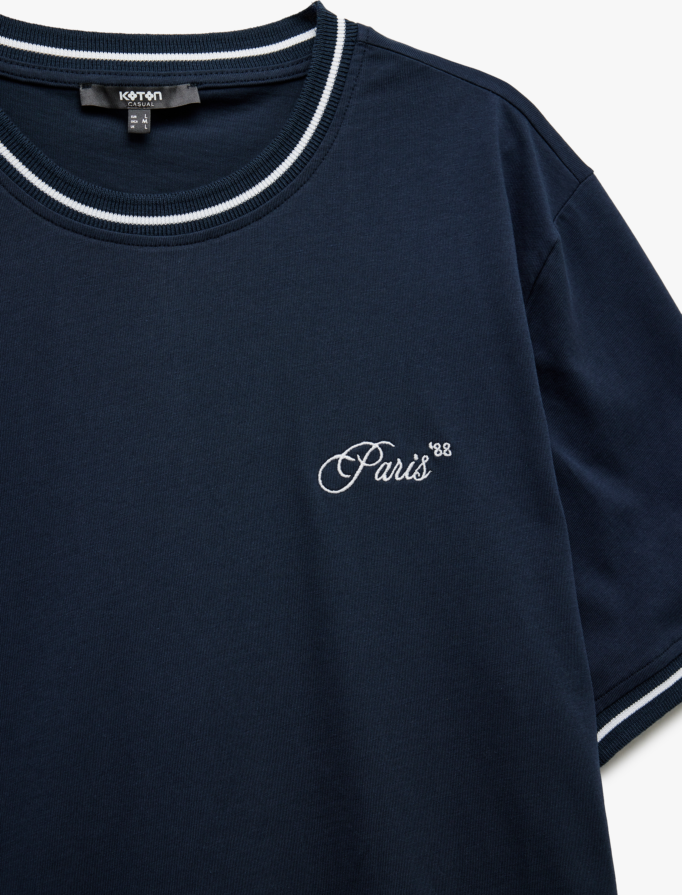   Pamuklu Kısa Kollu Bisiklet Yaka Baskı Detaylı Tişört