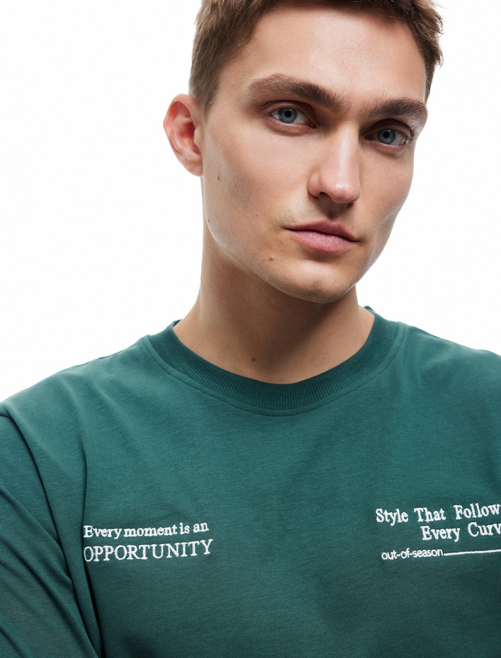  Pamuklu İşlemeli Kısa Kollu Regular Fit Bisiklet Yaka Tişört