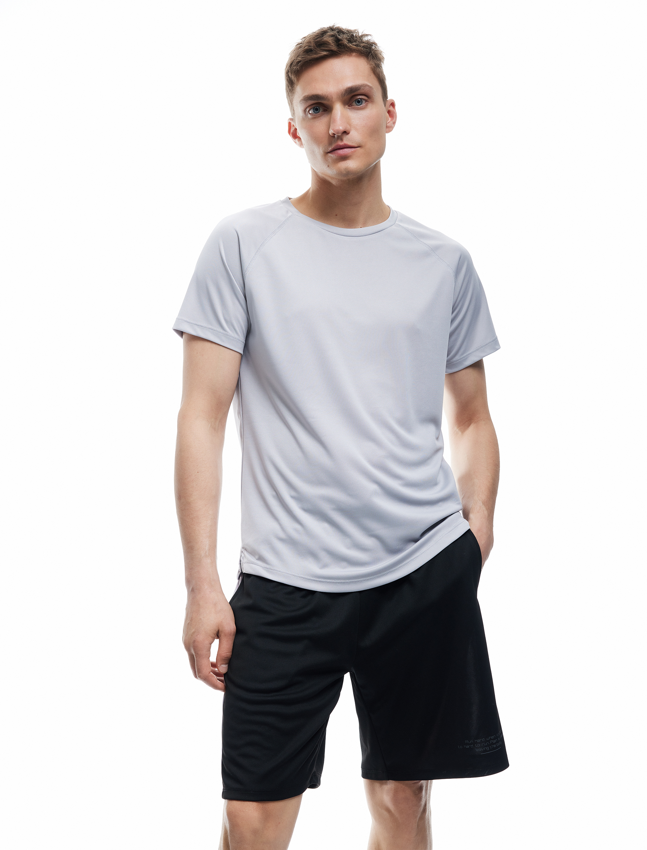   Kısa Kollu Bisiklet Yaka Reglan Kol Arkası Baskılı Slim Fit Spor Tişört