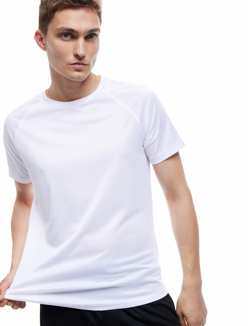   Kısa Kollu Bisiklet Yaka Reglan Kol Arkası Baskılı Slim Fit Spor Tişört