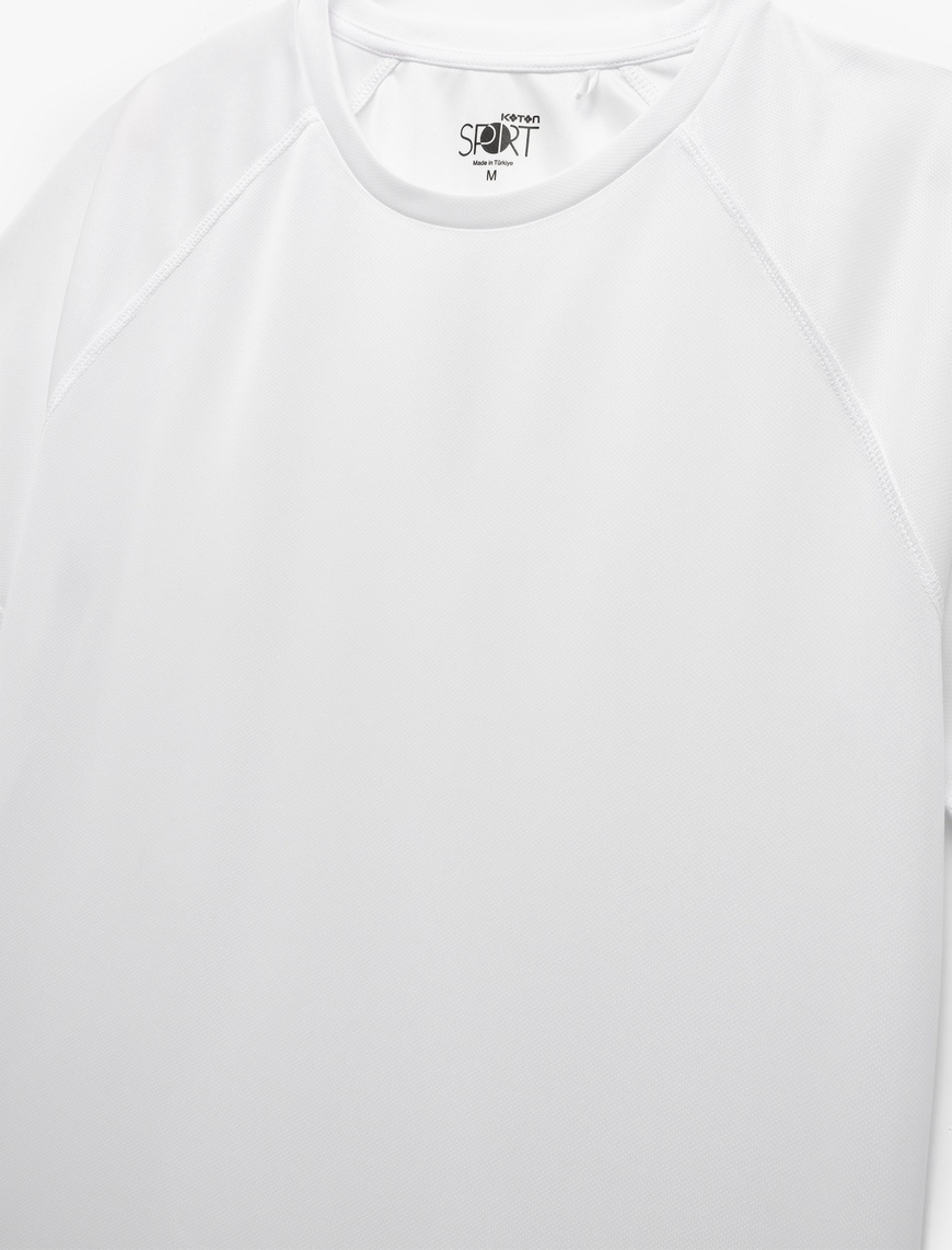  Kısa Kollu Bisiklet Yaka Reglan Kol Arkası Baskılı Slim Fit Spor Tişört