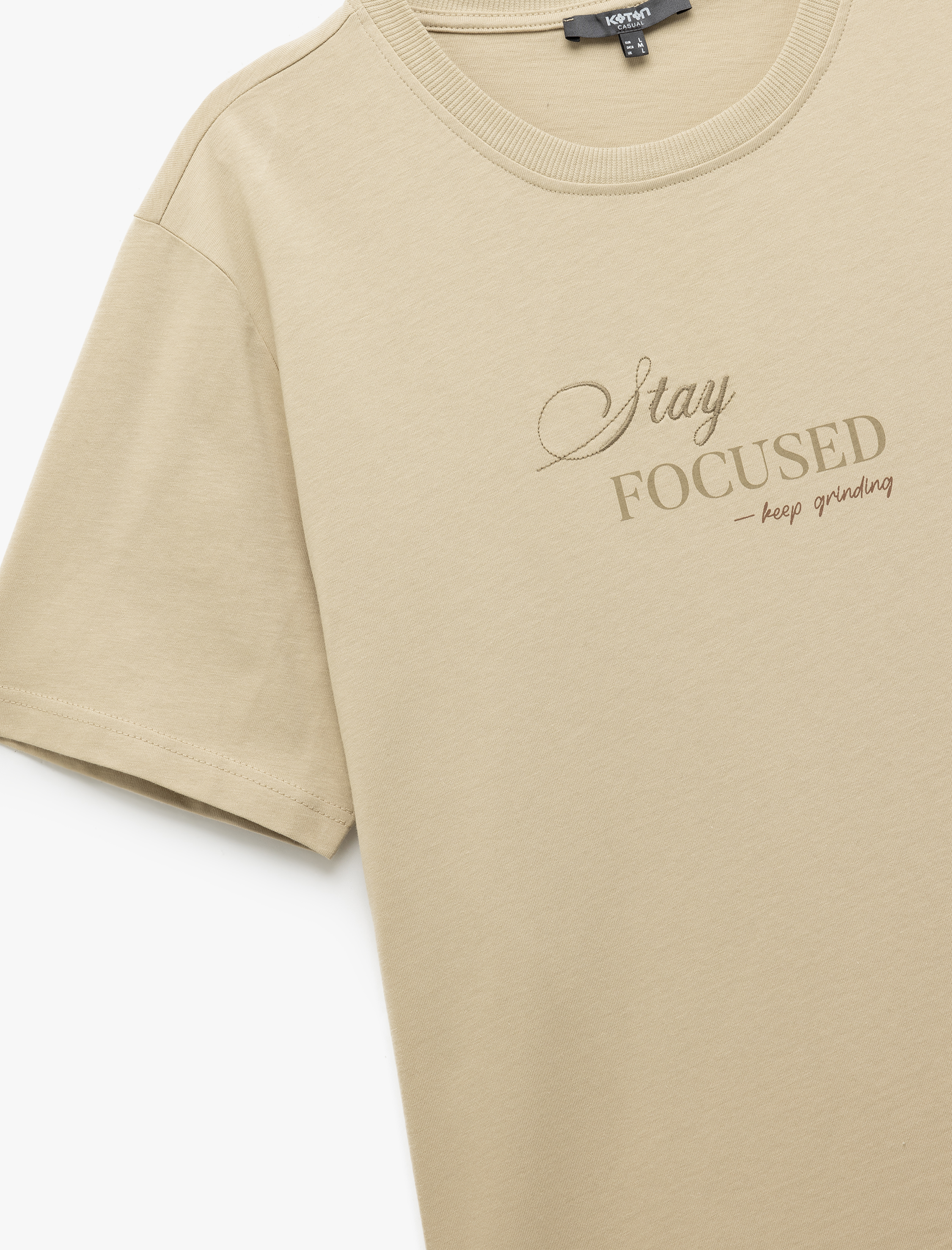   Kısa Kollu İşlemeli Regular Fit Pamuklu Bisiklet Yaka Tişört