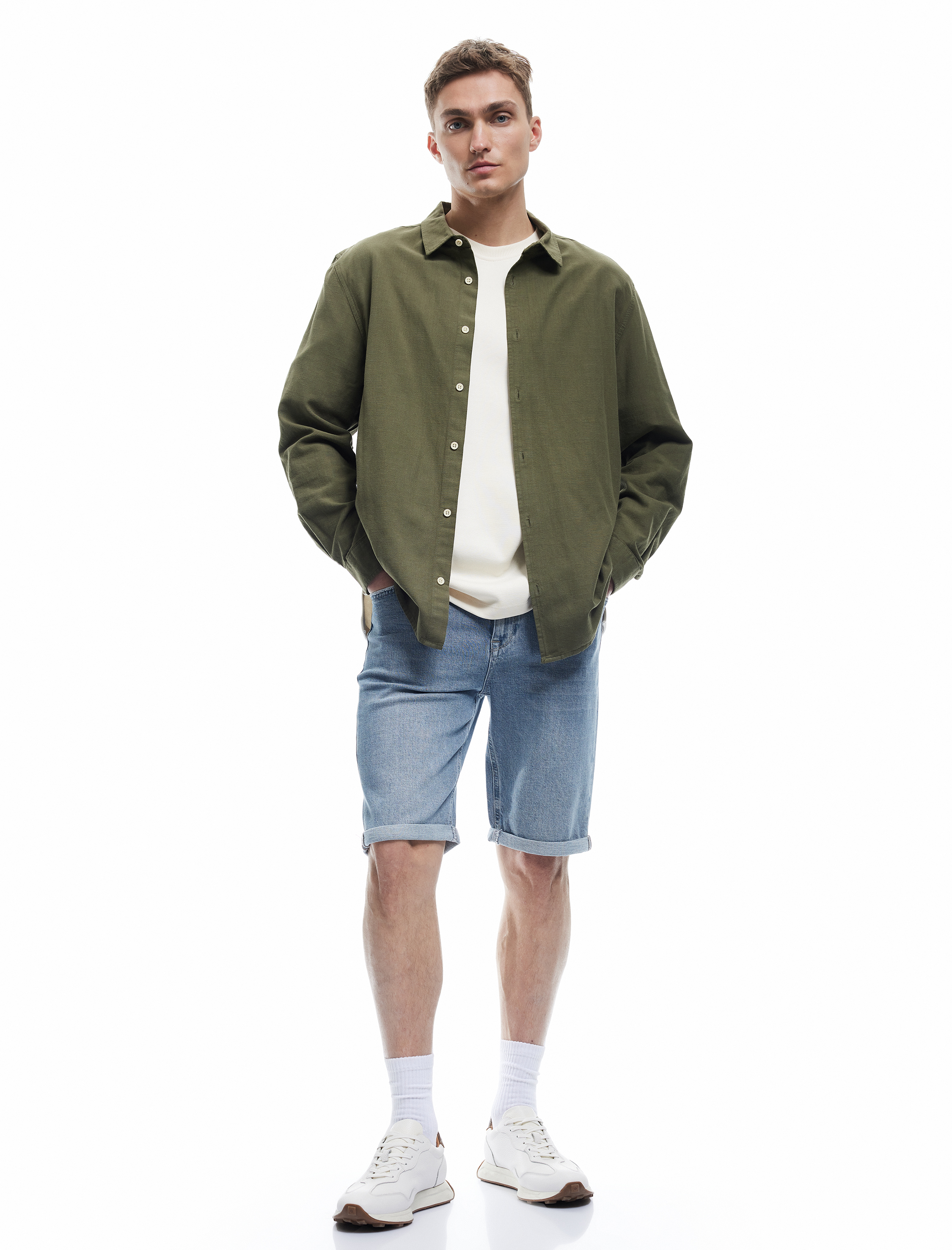   Düğmeli Pamuklu Katlamalı Paça Slim Fit Denim Şort