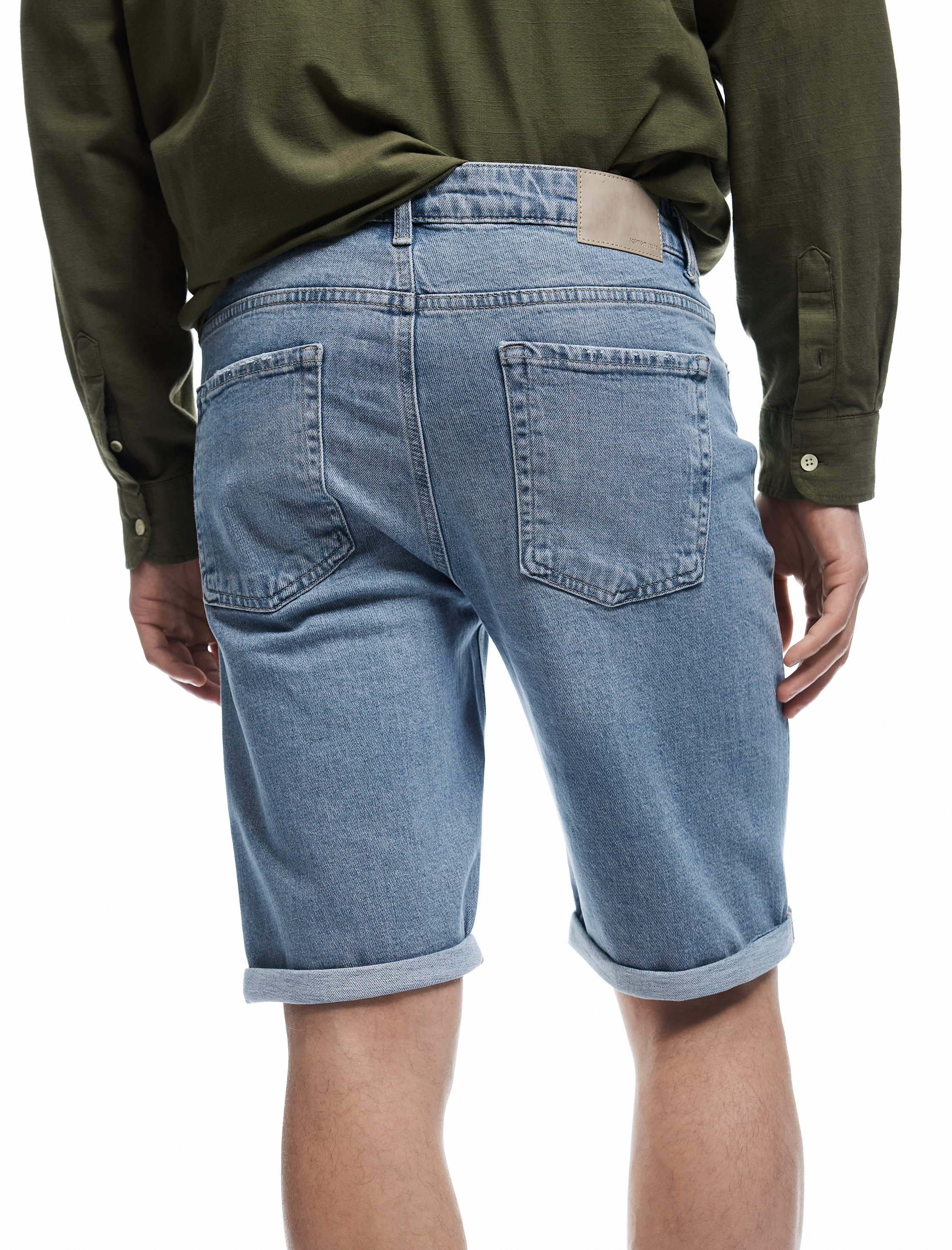   Düğmeli Pamuklu Katlamalı Paça Slim Fit Denim Şort