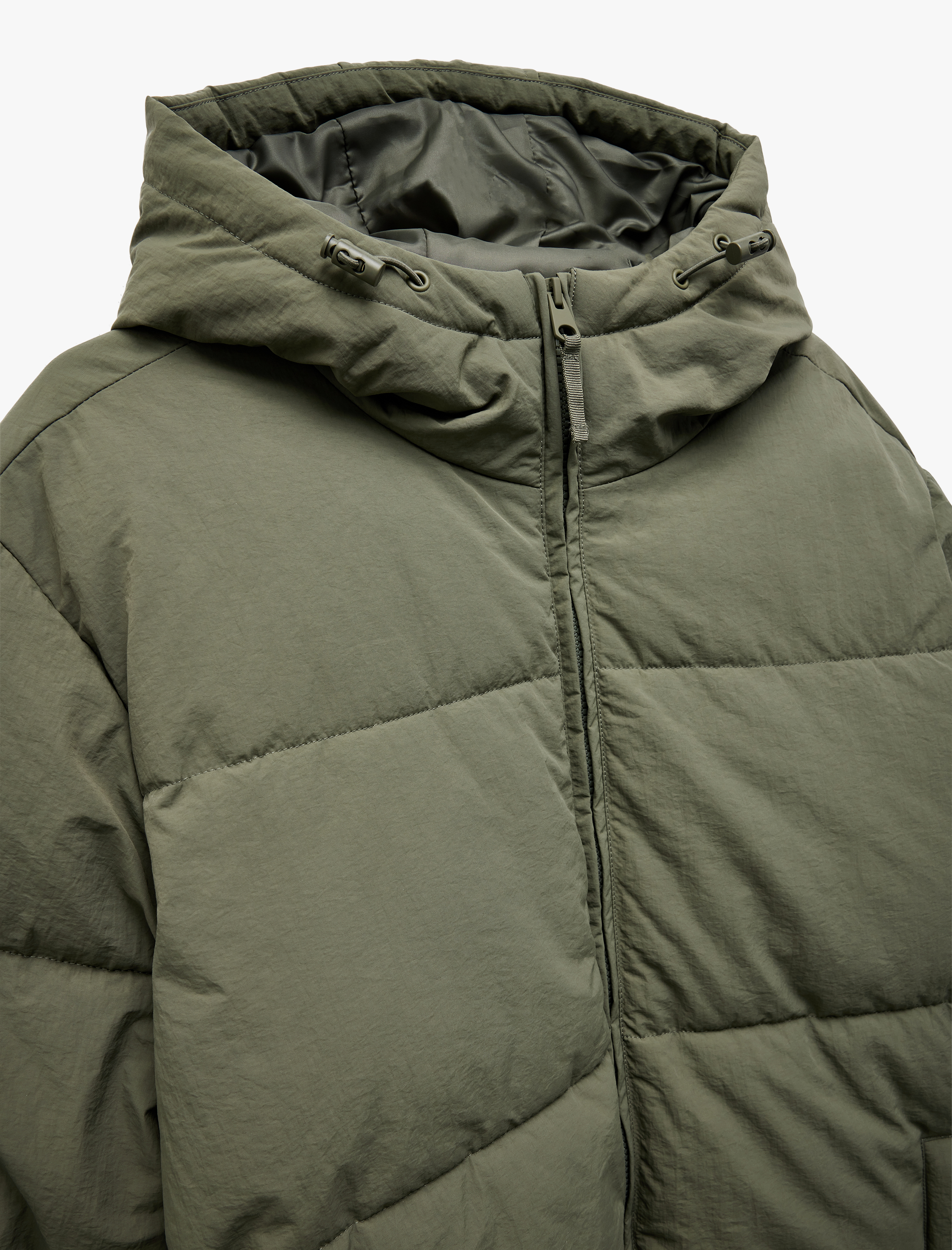 Uzun Kollu Cep Detaylı Fermuarlı Kapşonlu Kışlık Şişme Mont