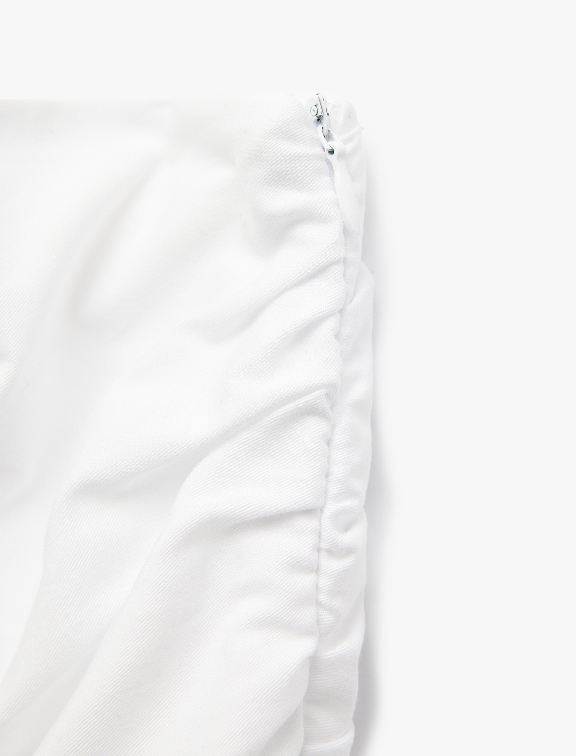   Straplez Yaka Volanlı Pamuklu Crop Bluz