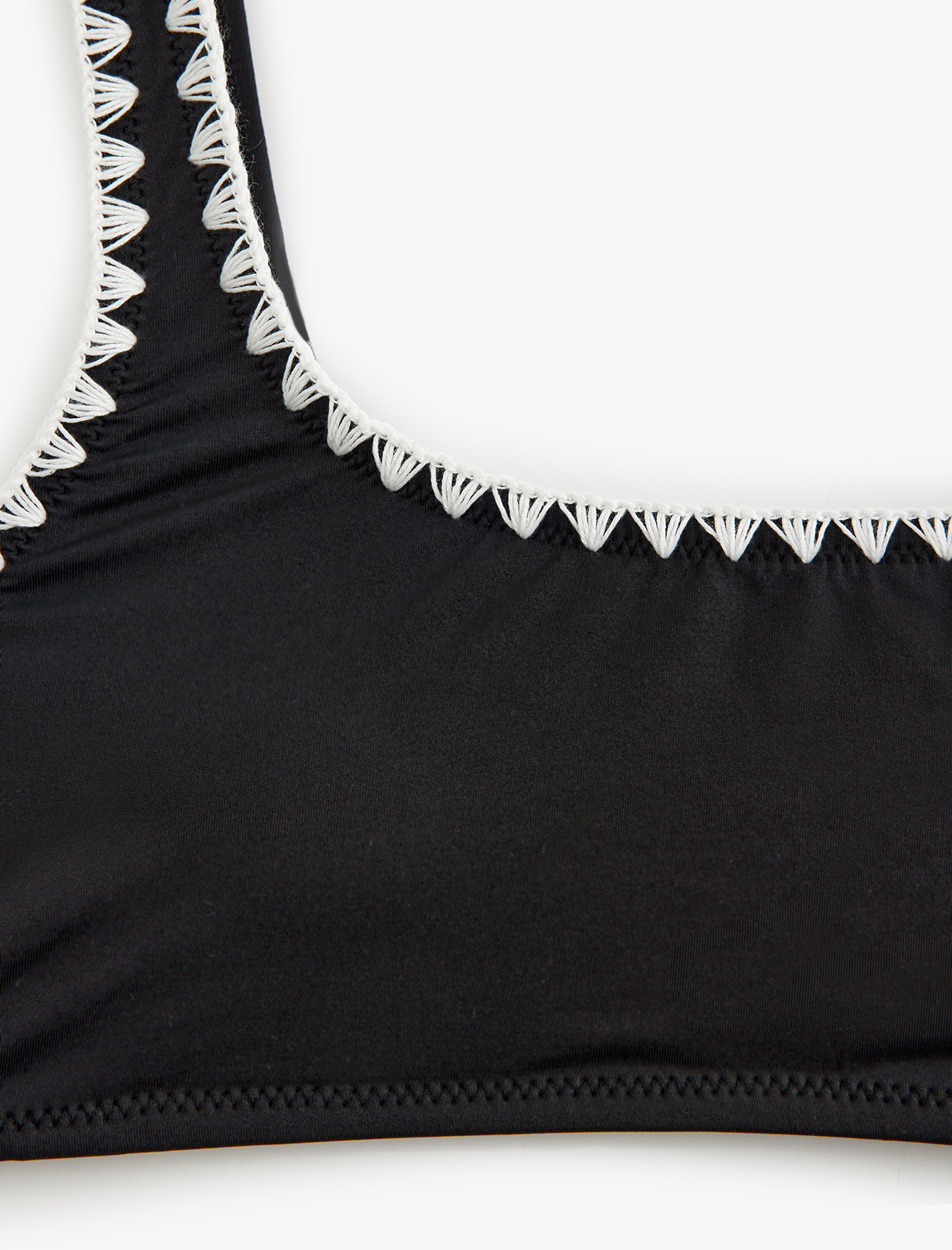   Hafif Destekli Kroşe Detaylı U Yaka Bralet Bikini Üstü