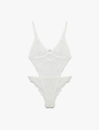 Pencere Detaylı Taşlı V Yaka Dantel Bodysuit