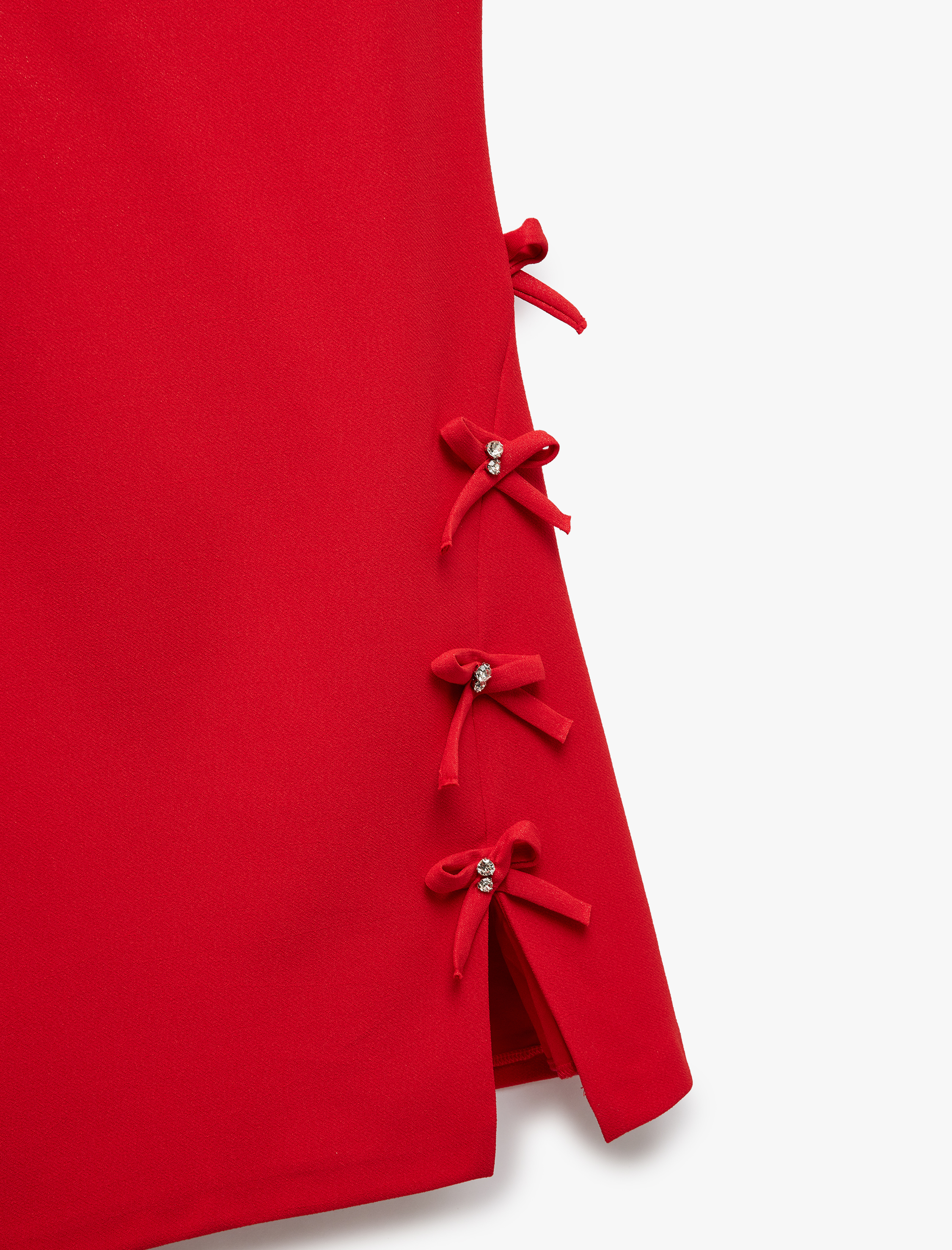   Taş Detaylı Fiyonklu Bisiklet Yaka Kolsuz Slim Fit Mini Abiye Elbise