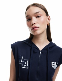 Fermuarlı Arkası Baskılı Cep Detaylı Kapüşonlu Kolsuz Sweatshirt