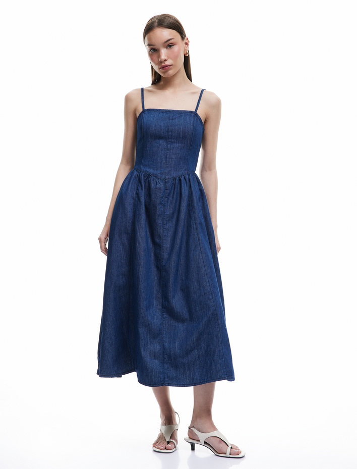  Straplez Yaka Pamuklu Askılı Midi Jean Elbise