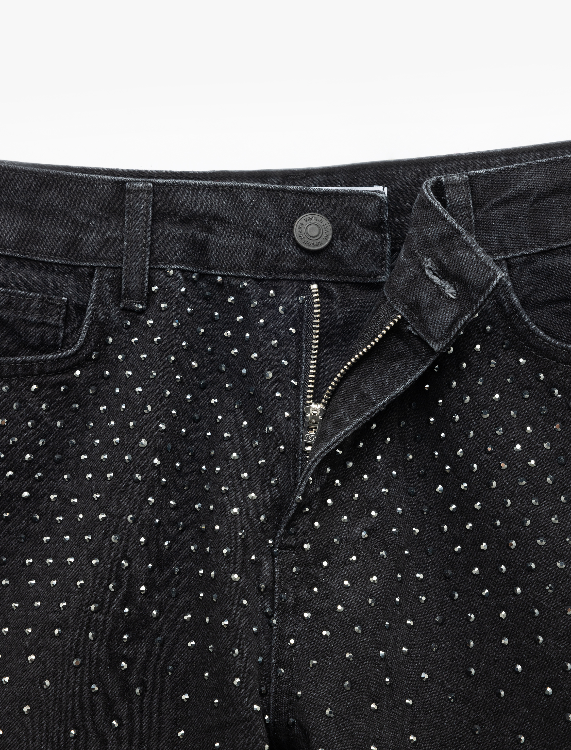   Taş Detaylı Cepli Pamuklu Straight Fit Jean Kapri Şort