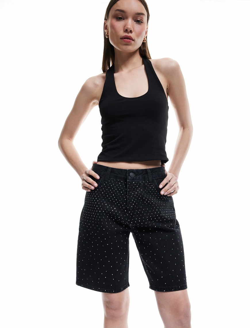   Taş Detaylı Cepli Pamuklu Straight Fit Jean Kapri Şort