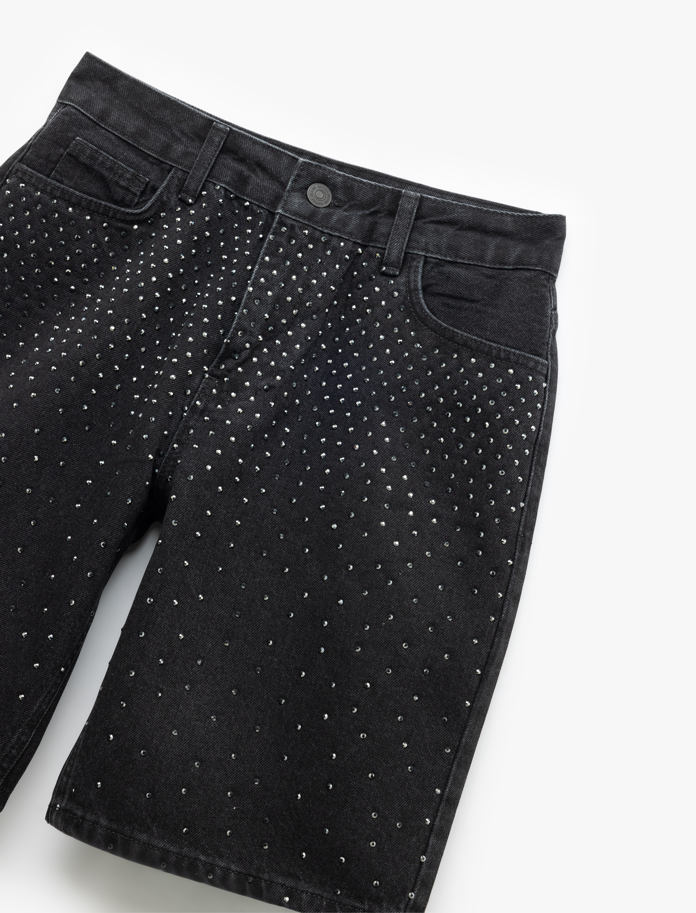   Taş Detaylı Cepli Pamuklu Straight Fit Jean Kapri Şort