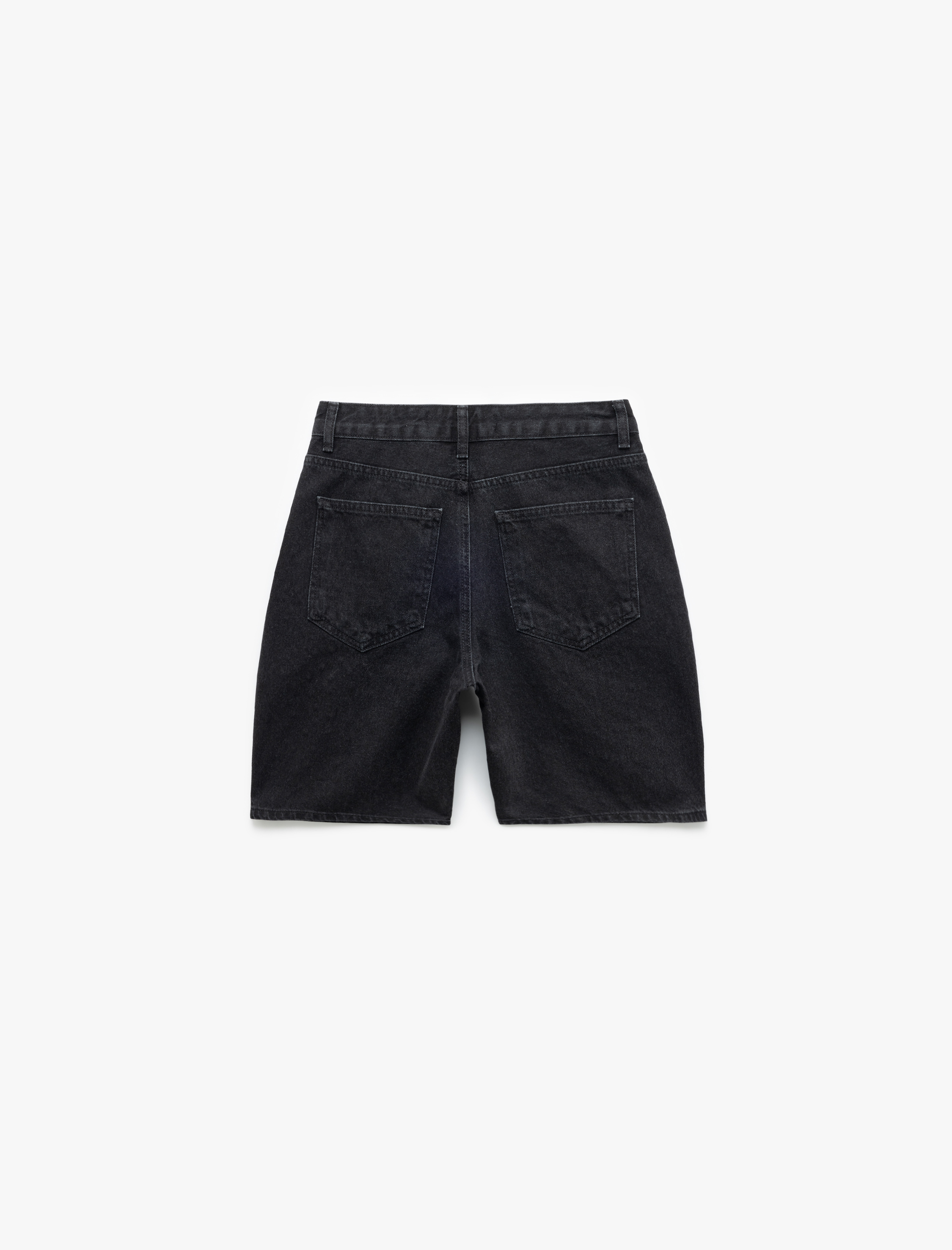   Taş Detaylı Cepli Pamuklu Straight Fit Jean Kapri Şort