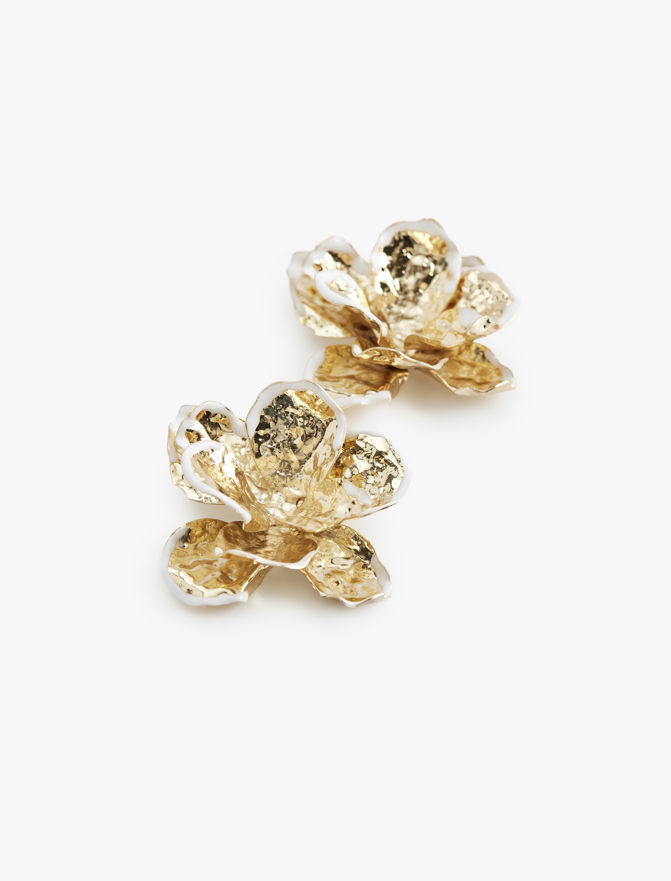  Kadın Büyük Boy Çelik Çiçek Küpe - Koton X Sibil Çetinkaya