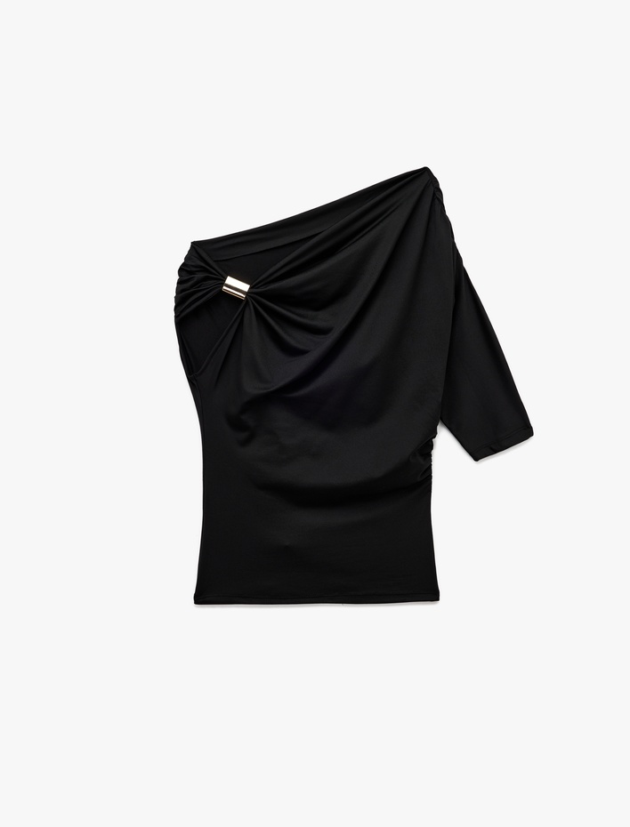  U Yaka Toka Detaylı Slim Fit Kısa Kollu Asimetrik Tişört
