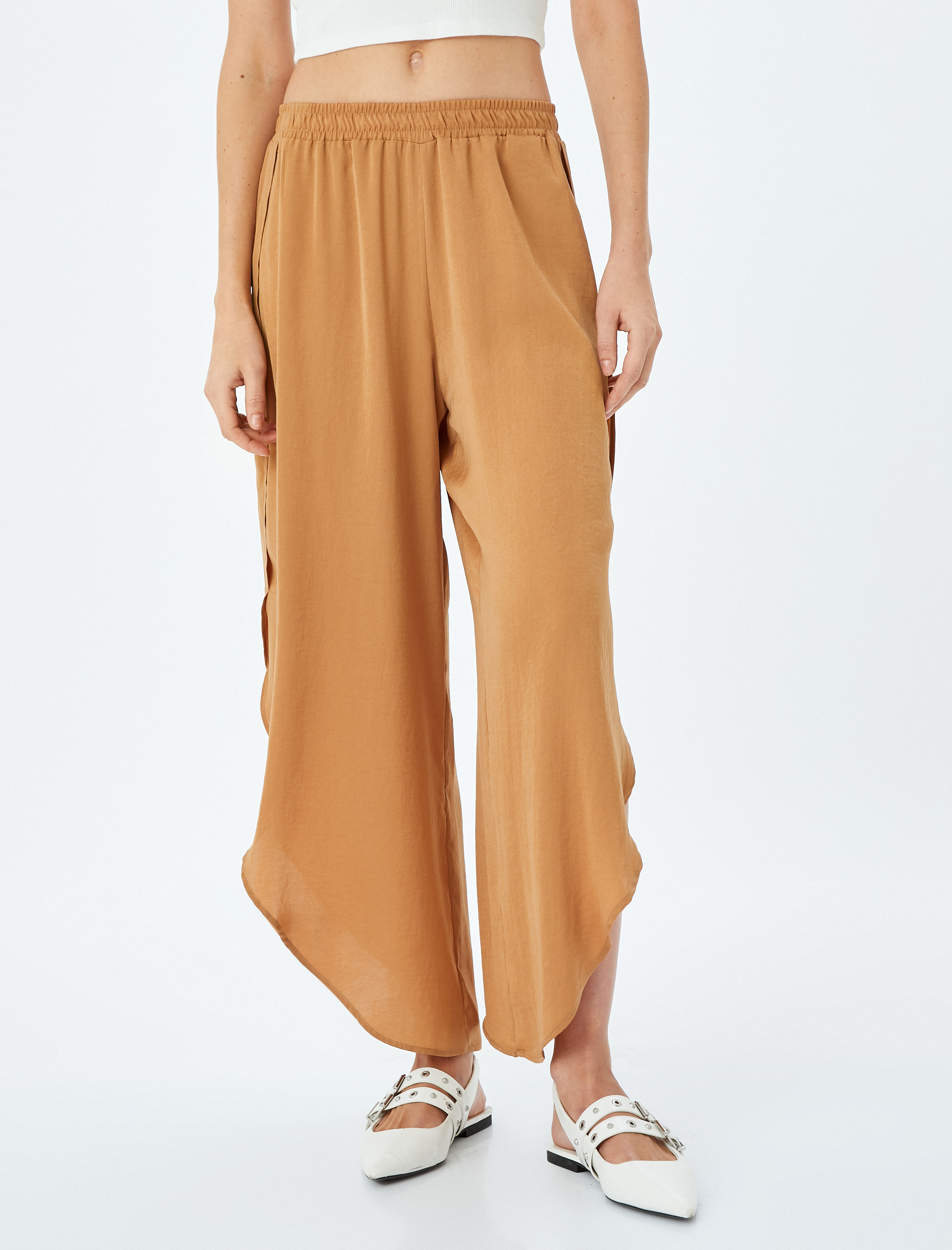   Rahat Kalıp Yanları Yırtmaçlı Asimetrik Aerobin Saten Pantolon