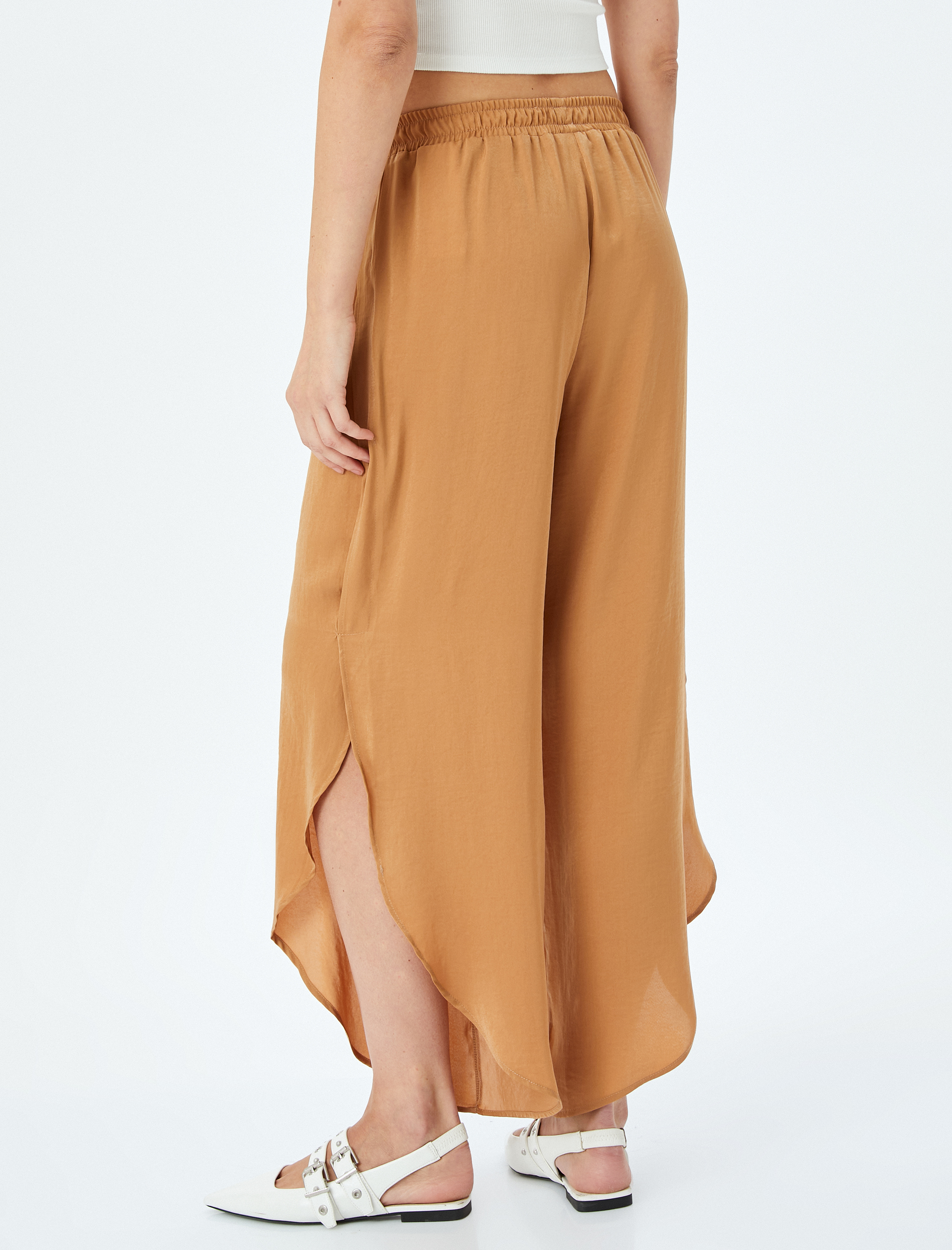   Rahat Kalıp Yanları Yırtmaçlı Asimetrik Aerobin Saten Pantolon