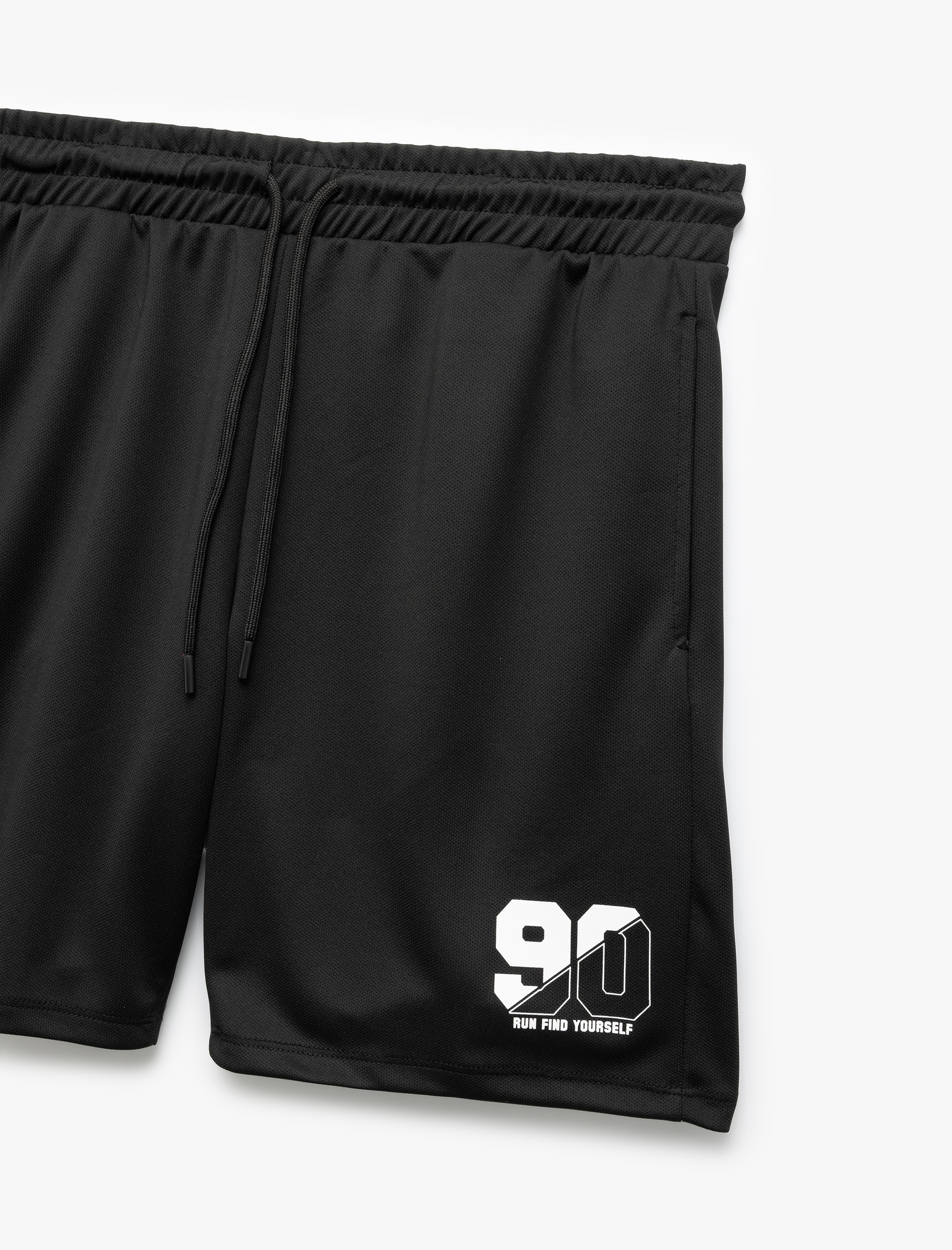   Beli Bağcıklı Cep Detaylı Bermuda Baskılı Spor Şort