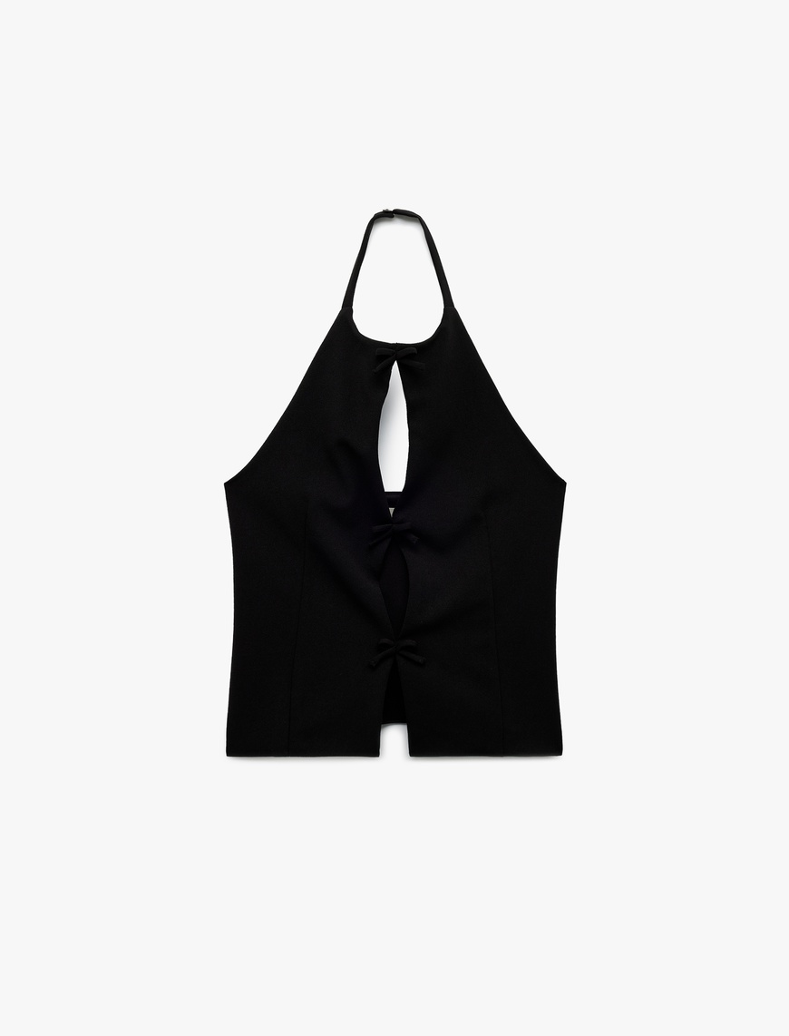   Krep Scuba Kumaş Pencere Detaylı Fiyonklu Halter Yaka Bluz