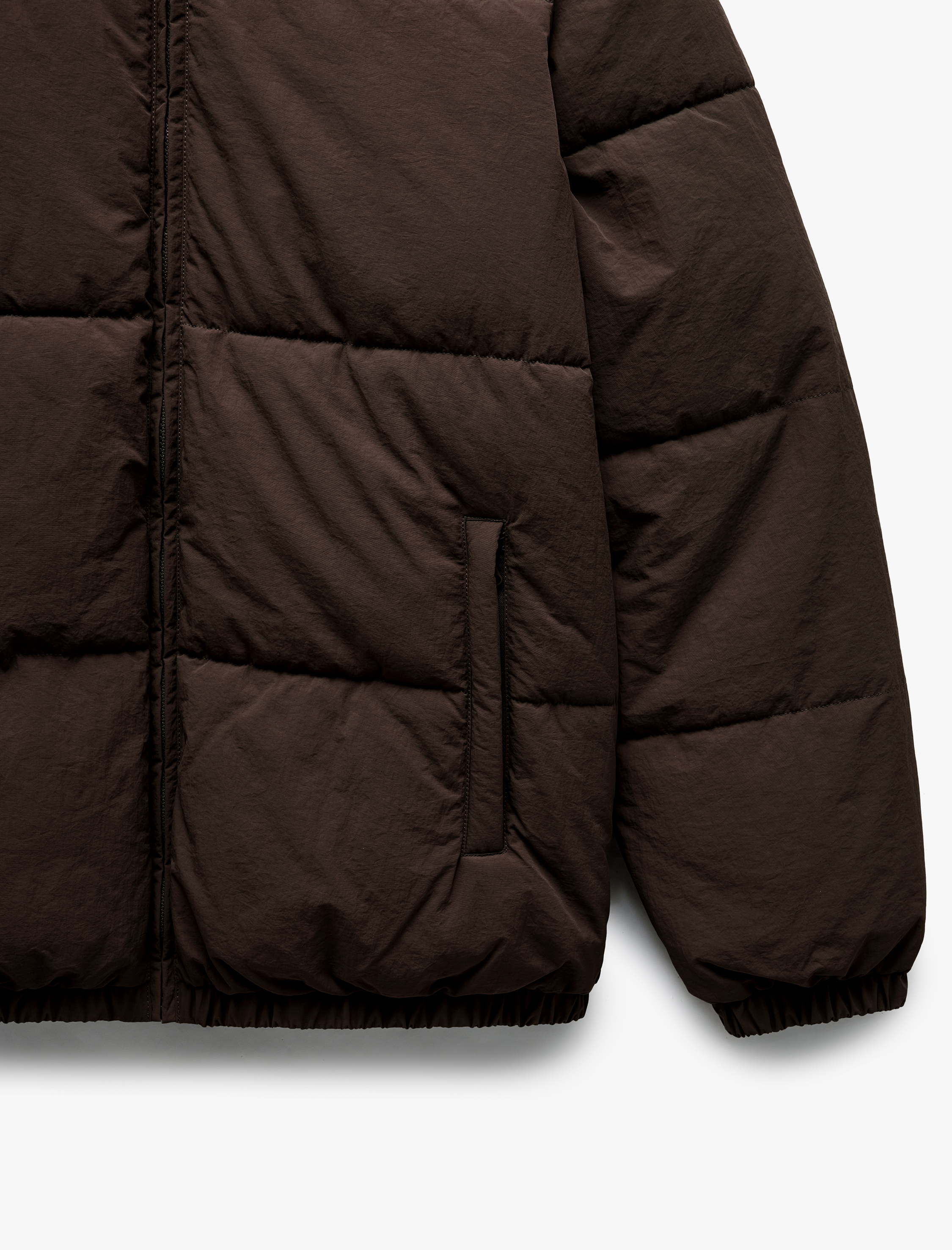 Uzun Kollu Cep Detaylı Fermuarlı Kapşonlu Kışlık Şişme Mont