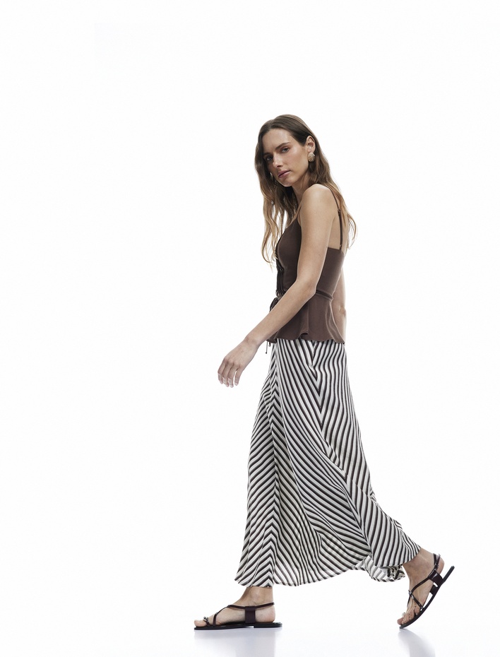  Koton X Melis Ağazat - Viskon Kumaş A Kesim Cepli Uzun Etek