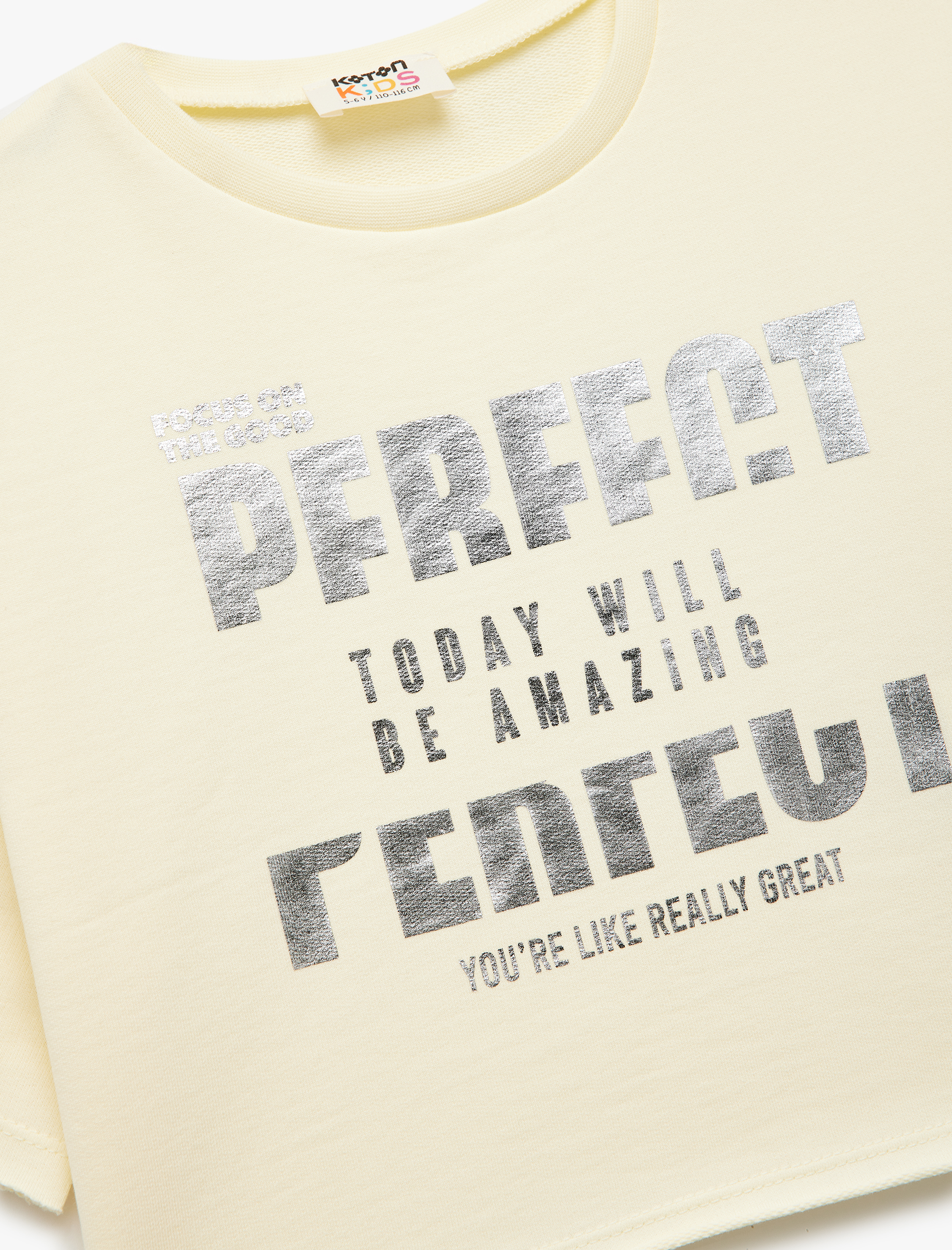  Kız Çocuk Pamuklu Kısa Kollu Bisiklet Yaka Baskılı Crop Tişört