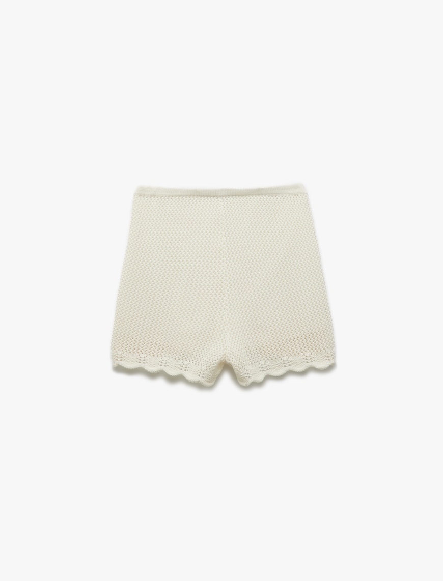   Koton X Sibil Çetinkaya - Regular Fit Astarlı Ajurlu Kroşe Mini Şort